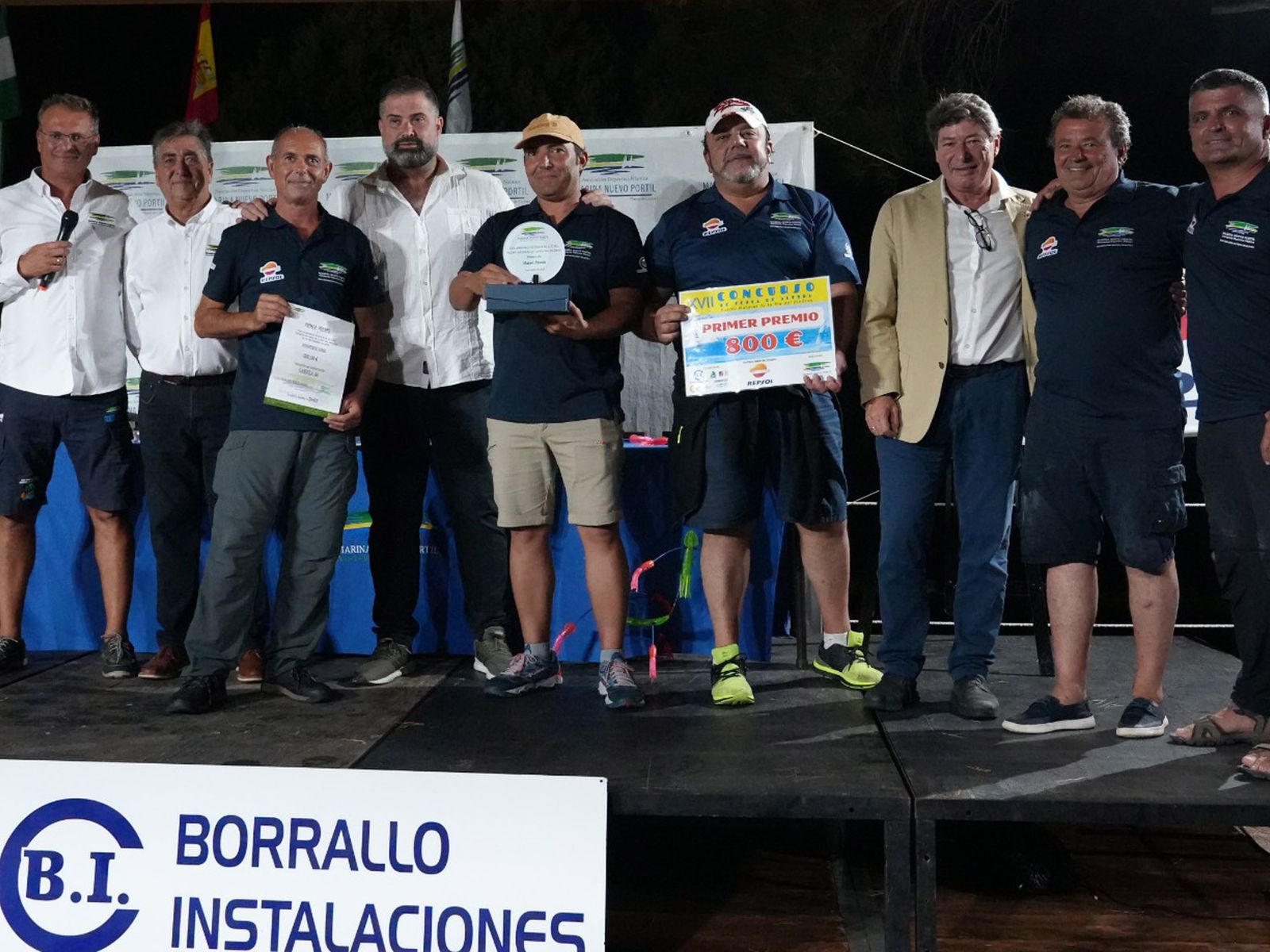 La tripulación vencedora a bordo del Candela JJ, en la entrega de premios