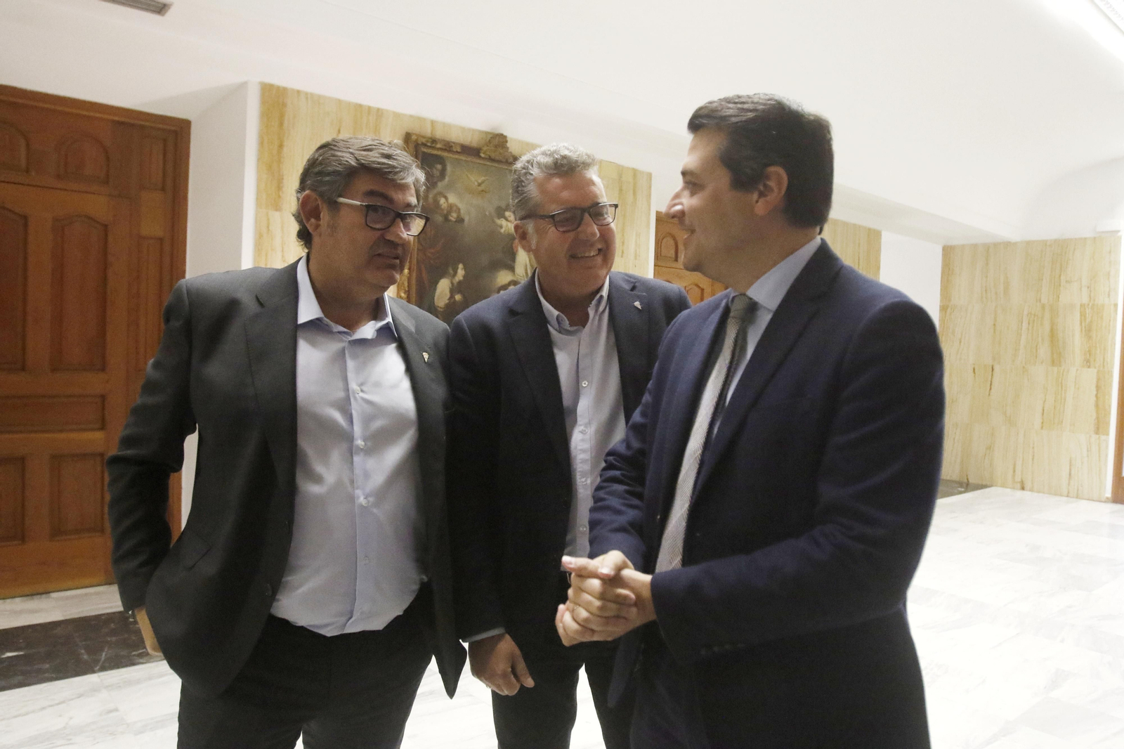 La recepción del Ayuntamiento al Córdoba CF por su ascenso a Primera RFEF, en imágenes
