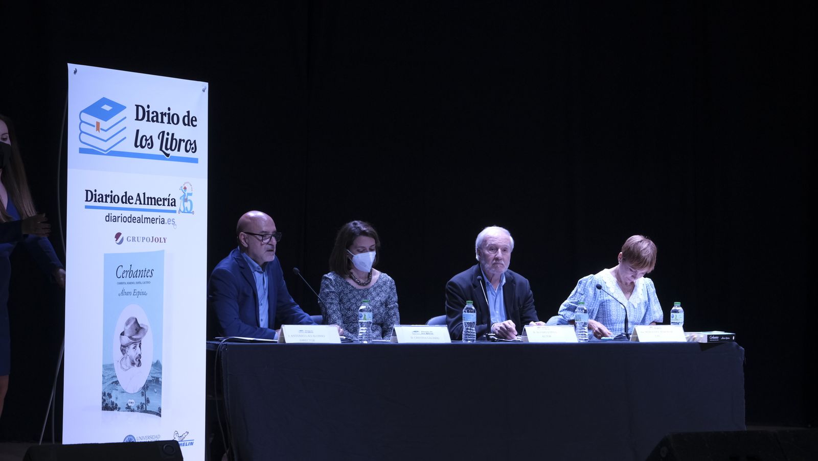 Imágenes del Diario de los Libros, con el escritor Álvaro Espina. Almería.