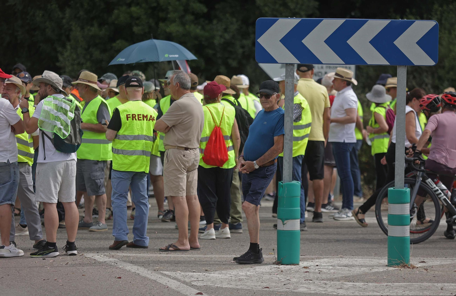 Fotos de la concentración por el mal estado de la carretera A-405 en Jimena