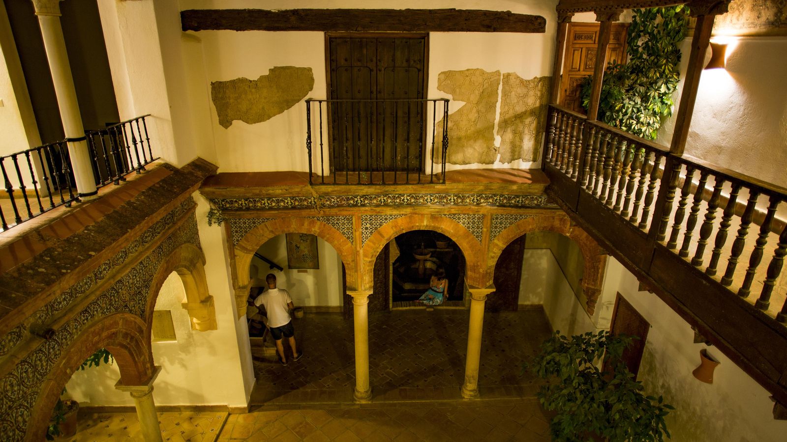 El patio en el interior del Palacio de Mondragón.