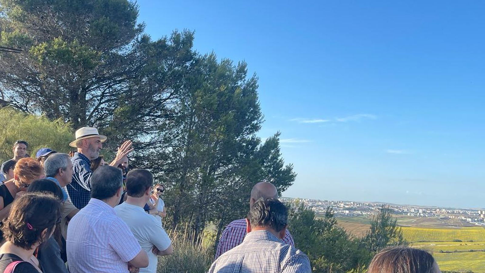 Un instante de la visita guiada junto a Agustín García-Lázaro.