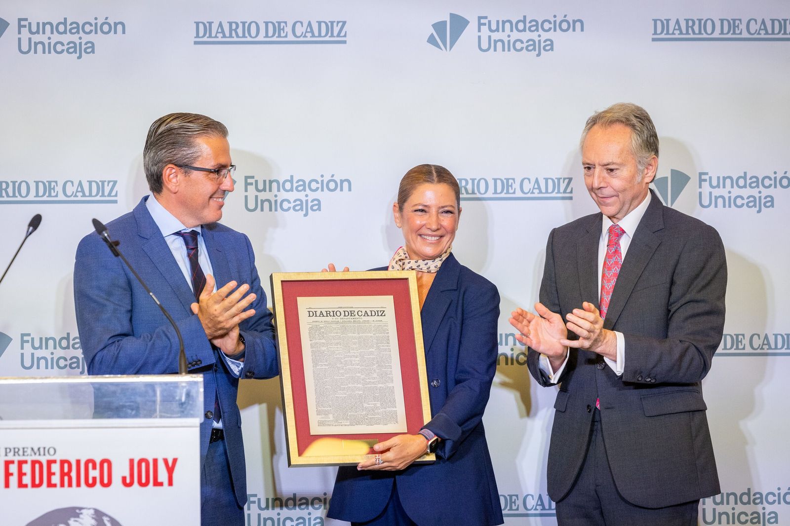 Las imágenes de la entrega del VIII Premio Federico Joly a Sara Baras en Cádiz