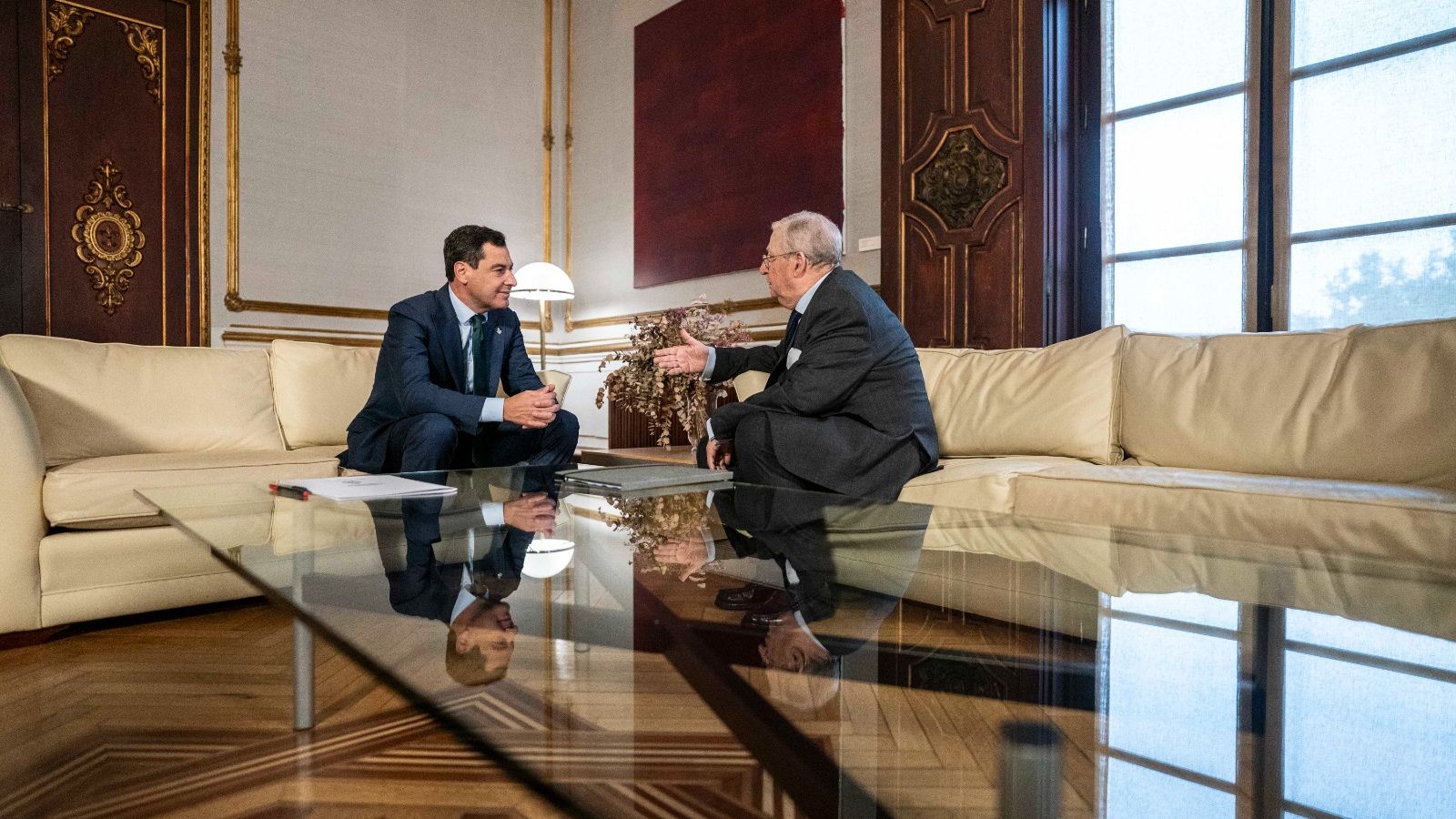 Juanma Moreno y Paco Vélez en San Telmo.