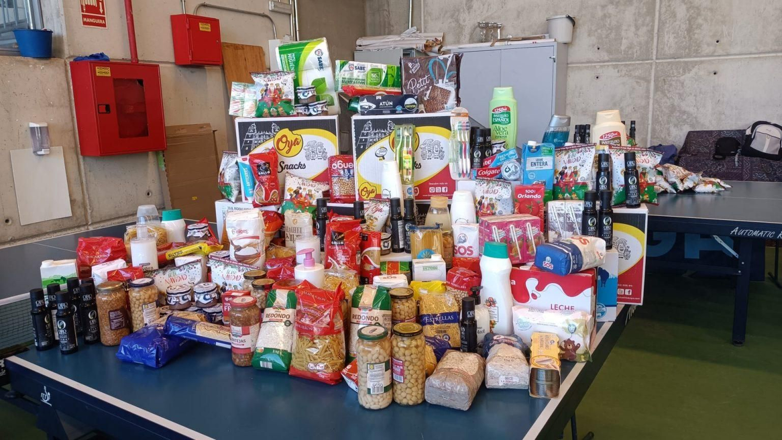 Tenis de mesa y convivencia en el VIII Torneo Solidario Inclusivo de Navidad de Hujase Jaén, en imágenes