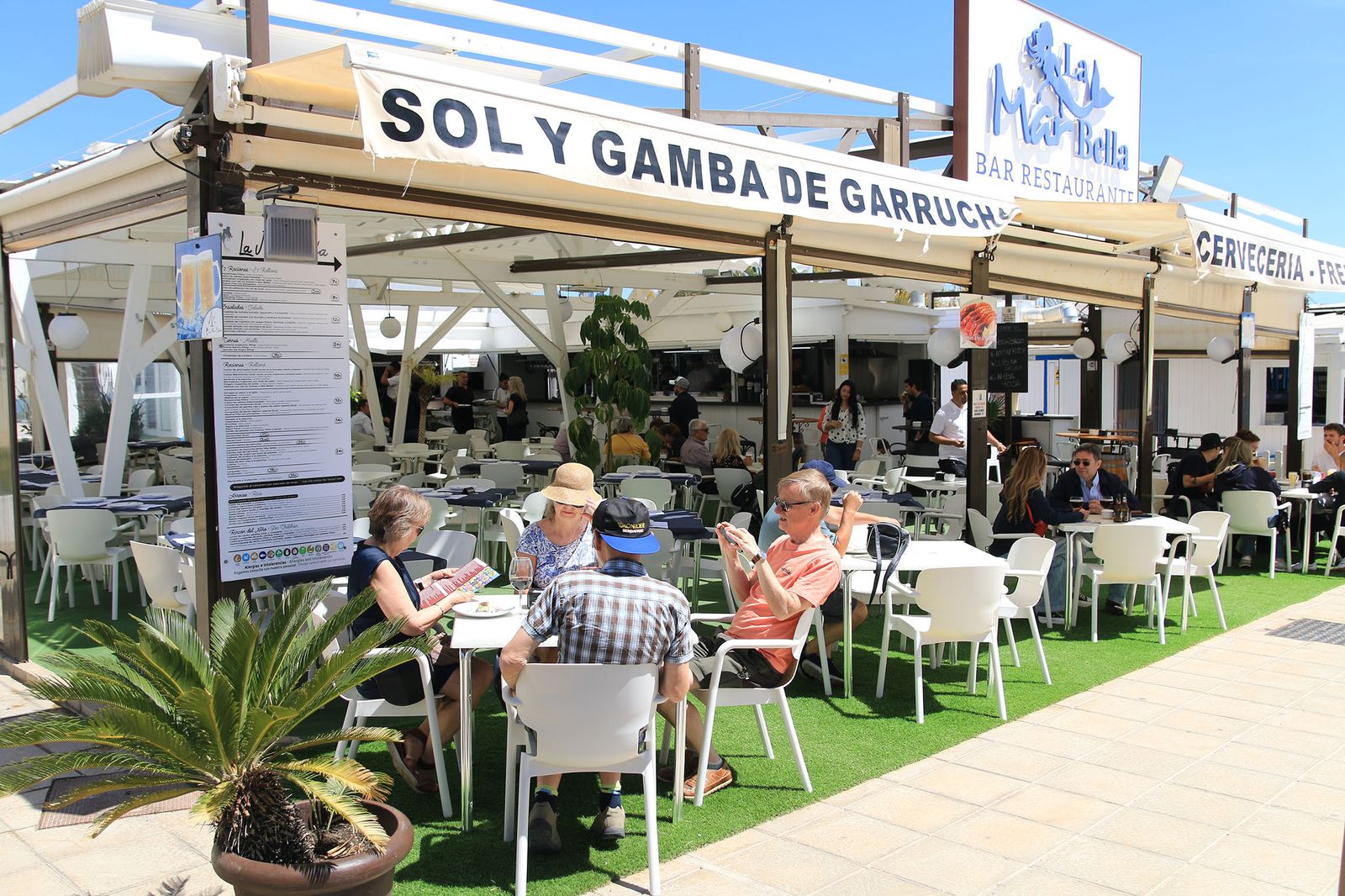 Garrucha llena sus bares con la VI Ruta de la Tapa