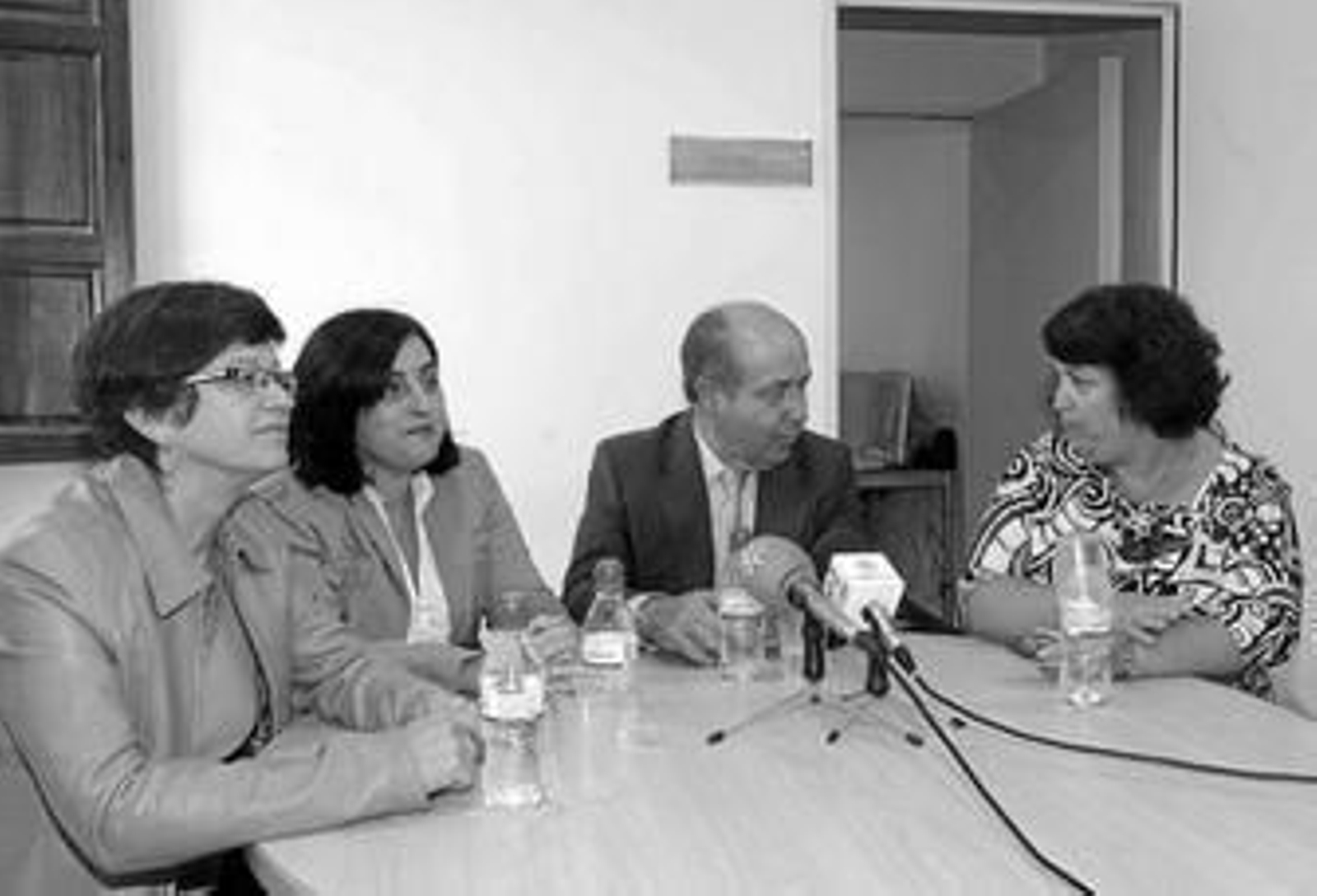 La apertura del centro contó con el respaldo de Ayuntamiento, Junta y Diputación de Granada.