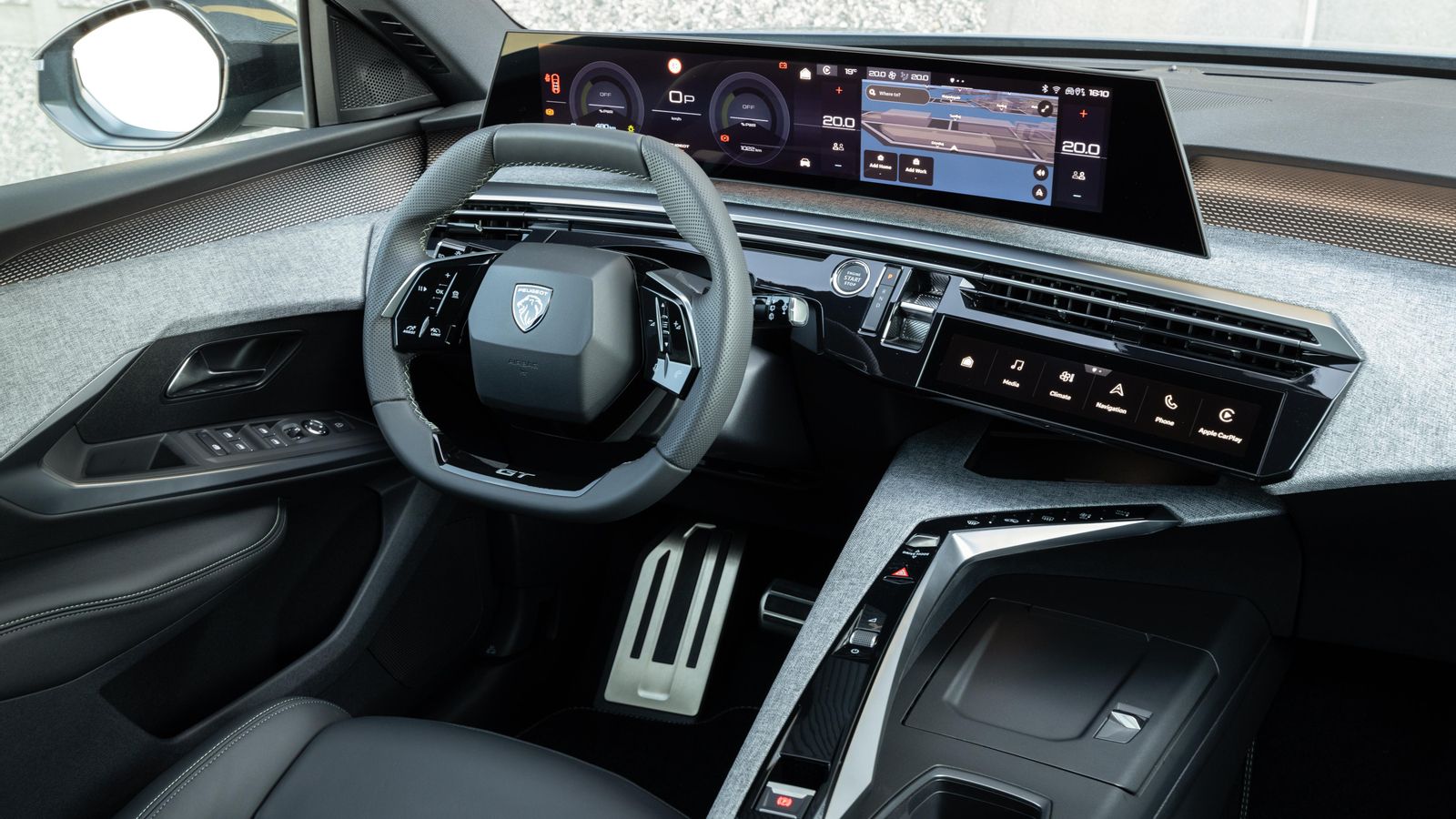 Entre los elementos más característicos de esta nueva generación de SUV de Peugeot está la pantalla panorámica flotante curva de 21" que se sitúa por encima del salpicadero. Entre los elementos más característicos de esta nueva generación de SUV de Peugeot está la pantalla panorámica flotante curva de 21" que se sitúa por encima del salpicadero.