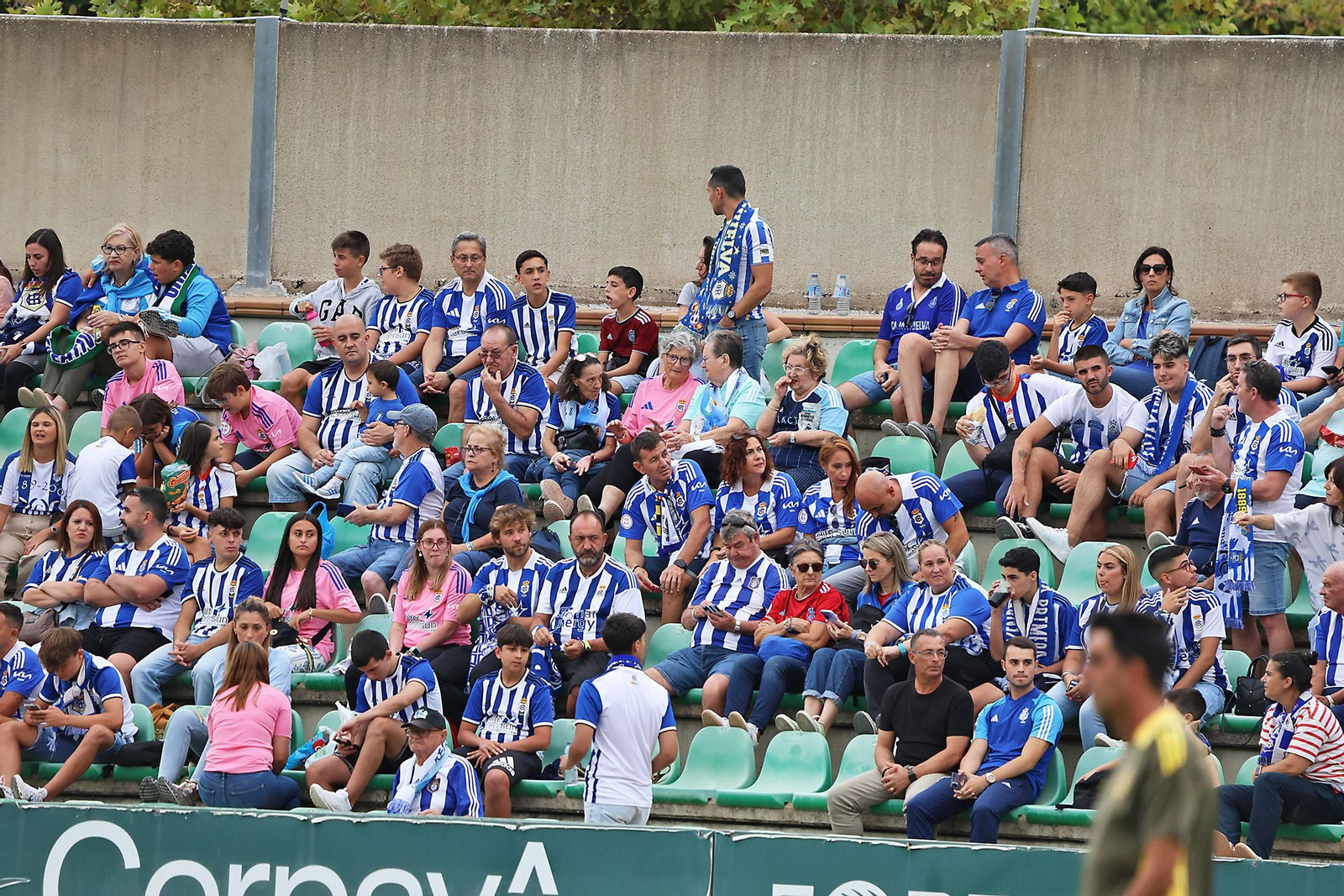 Búscate en las gradas del Betis Deportivo-Recreativo de Huelva