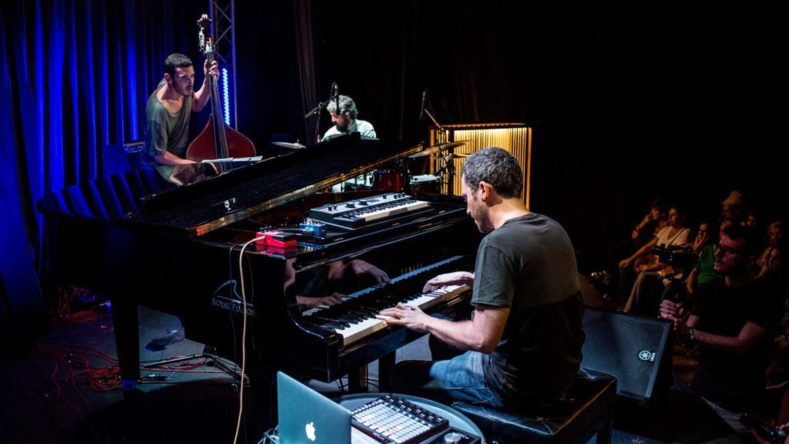 El pianista Jose Carra lidera el trío que clausura el sábado el ciclo.