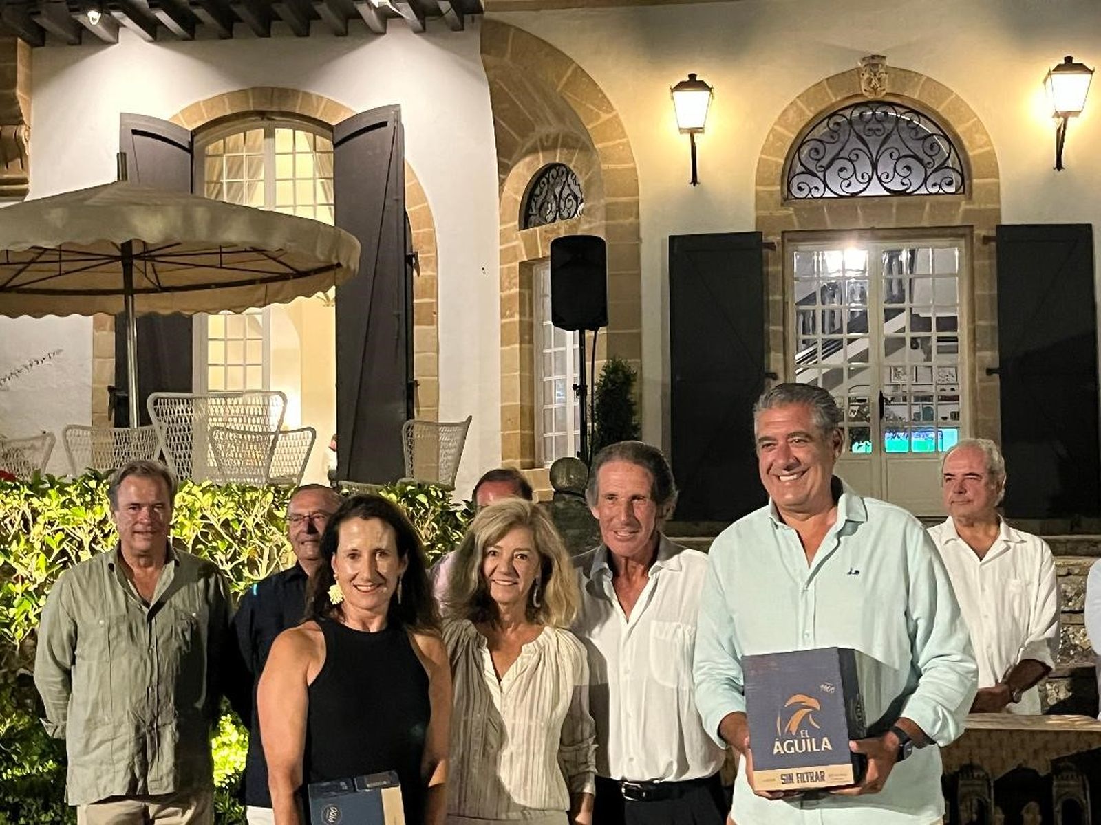 Catalina Sustacha, Reyes Pacheco, Juan Melgarejo y Emilio Marín, durante la entrega de trofeos.