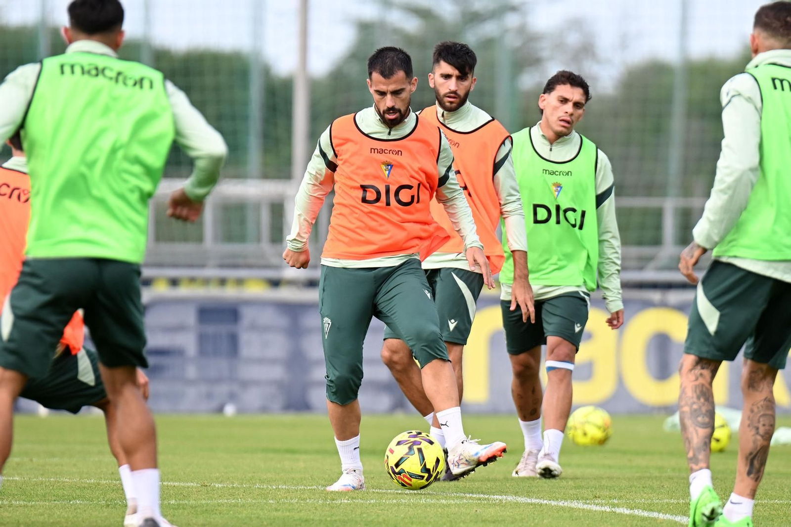 Suso en un entrenamiento del Cádiz.