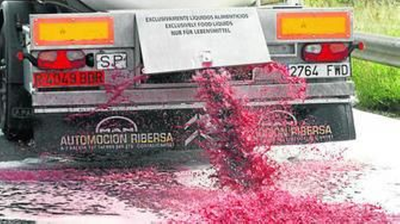 Francia se atraganta con el vino español