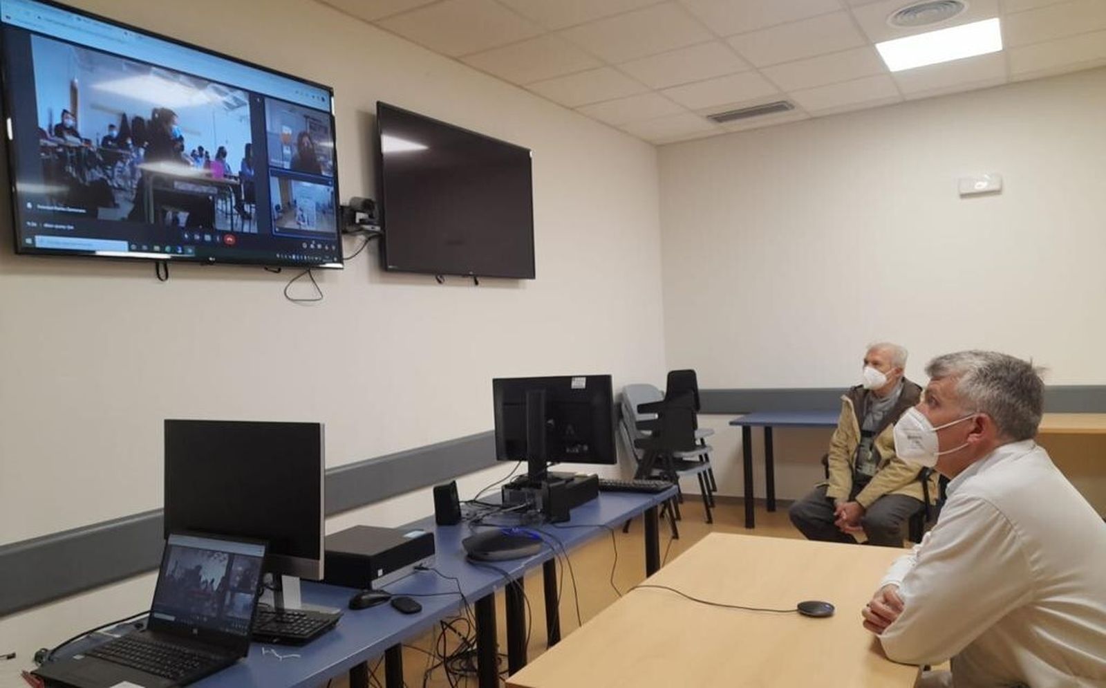 Una de las visitas virtuales de estudiantes cordobeses al Hospital Reina Sofía.
