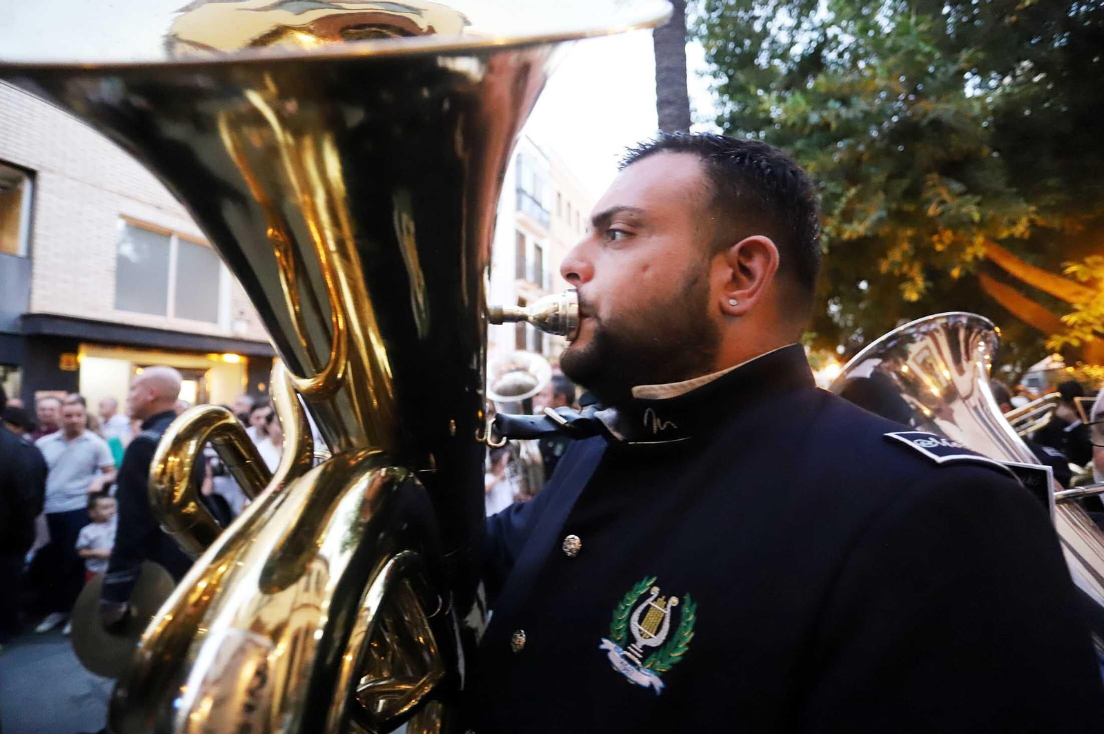 Imágenes de la procesión de la Virgen de la Amargura por las calles de Huelva