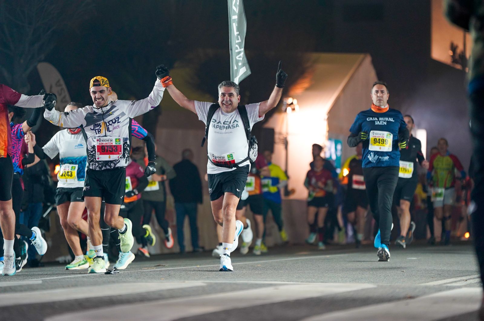 En imágenes: búscate en tu llegada a meta de la Carrera de San Antón 2026 (11)