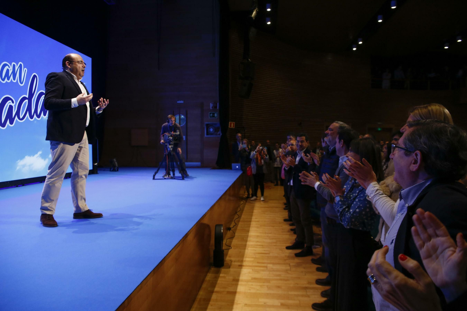 Imágenes del mitin del PP en Granada con Pablo Casado y Juanma Moreno