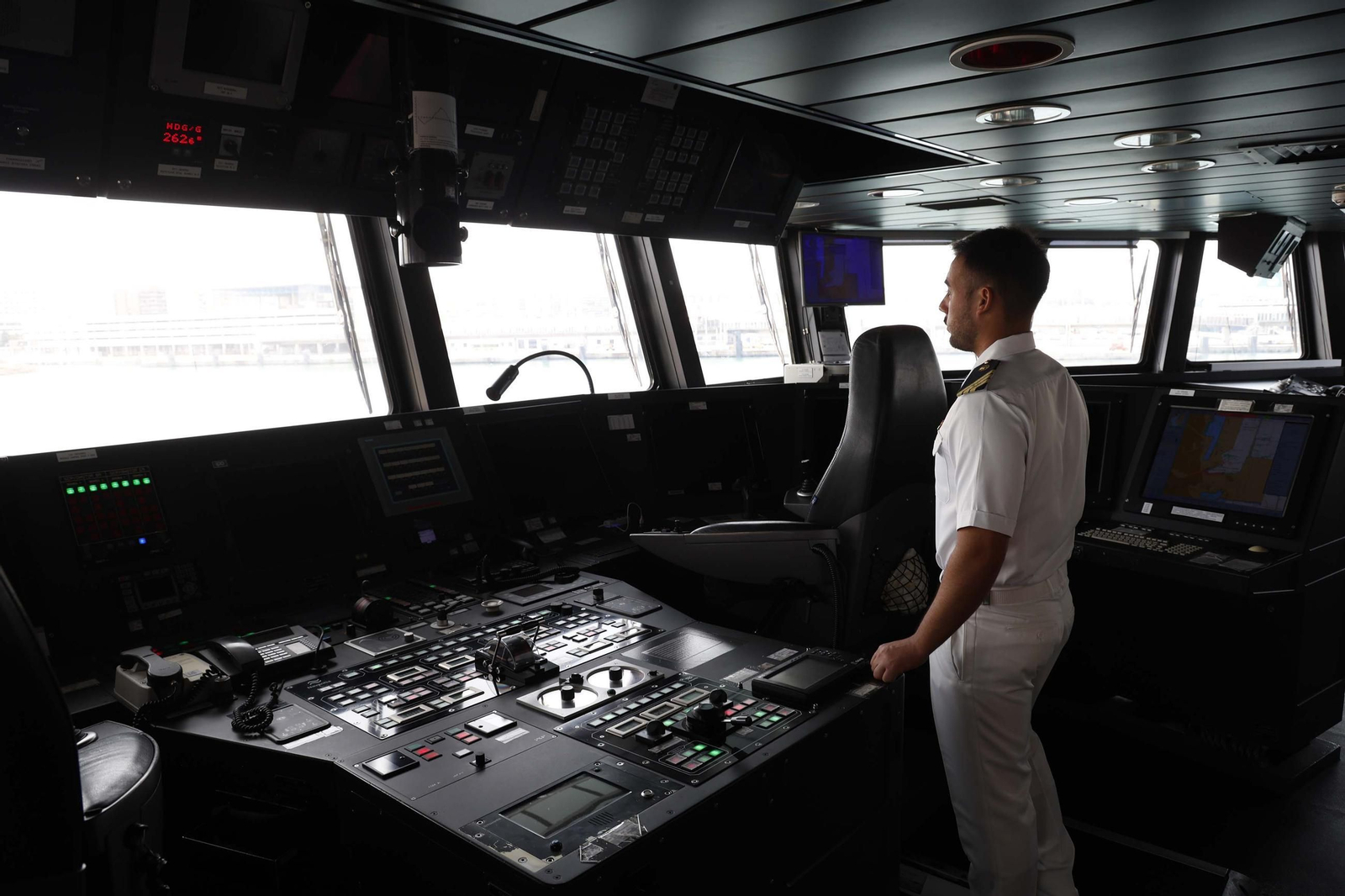 Las fotografías de la visita del buque de la Armada "Furor" al Puerto de Algeciras