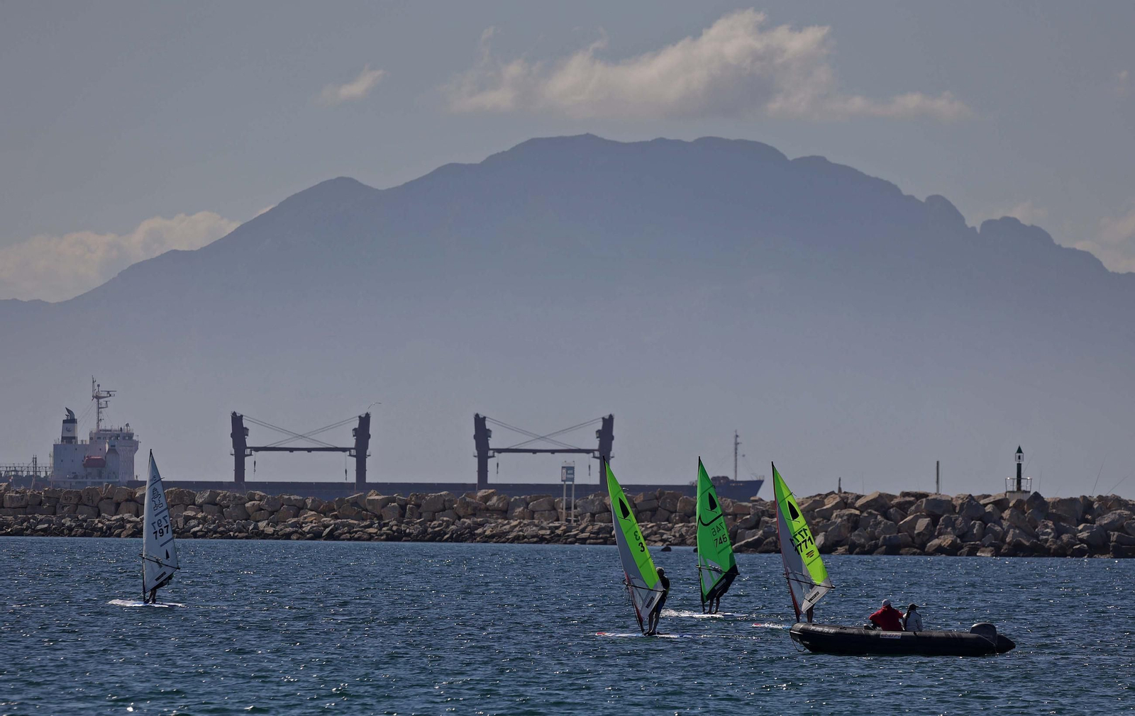 Fotos de la segunda jornada de la Copa de Andalucía de la clase windsurfer en La Línea