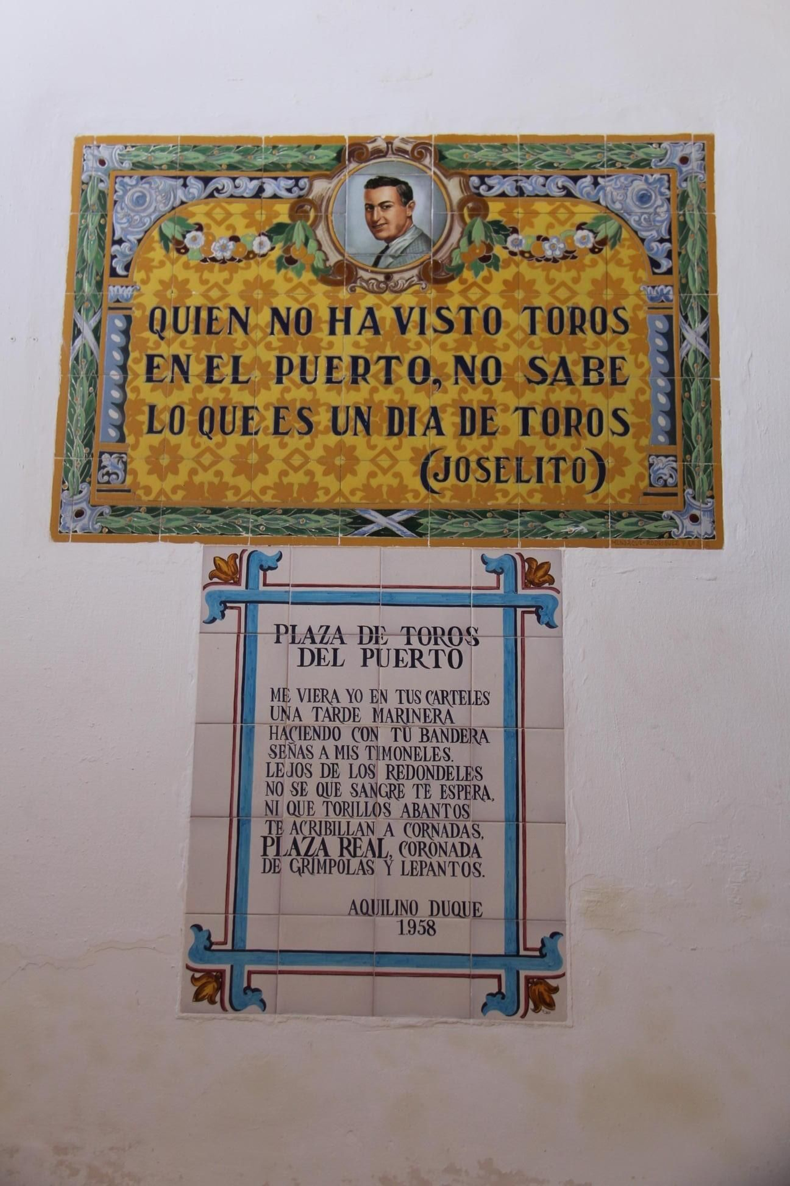 La placa con la famosa frase de Joselito, en el interior del coso taurino.