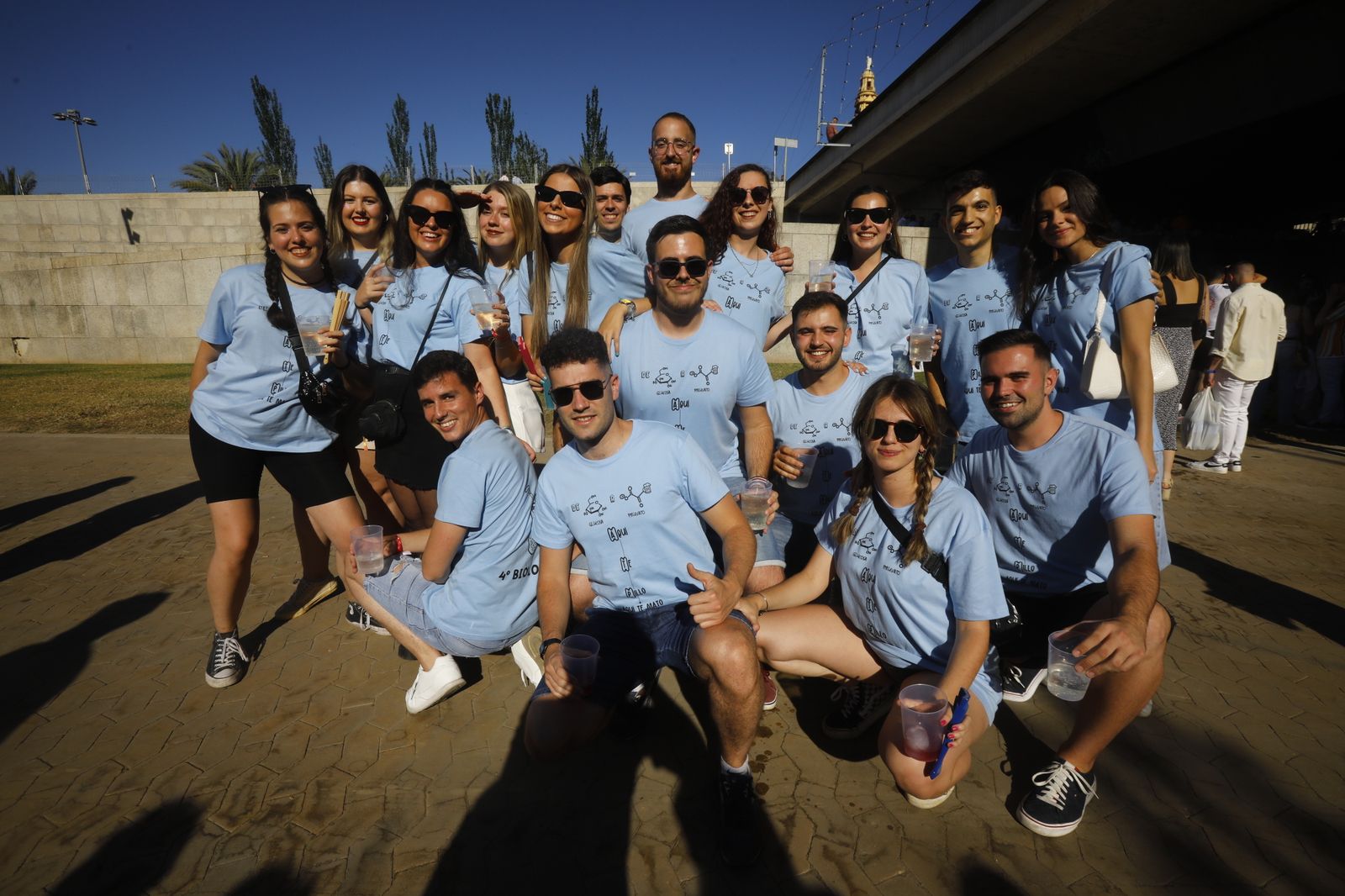 Imágenes de la Feria de Córdoba: Las camisetas picantes que solo te pones si eres estudiante