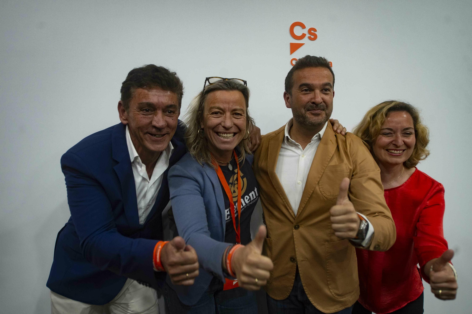 Isidoro García Escribano, Isabel Albás, Marcial Gómez y Ana María Baena celebran los resultados