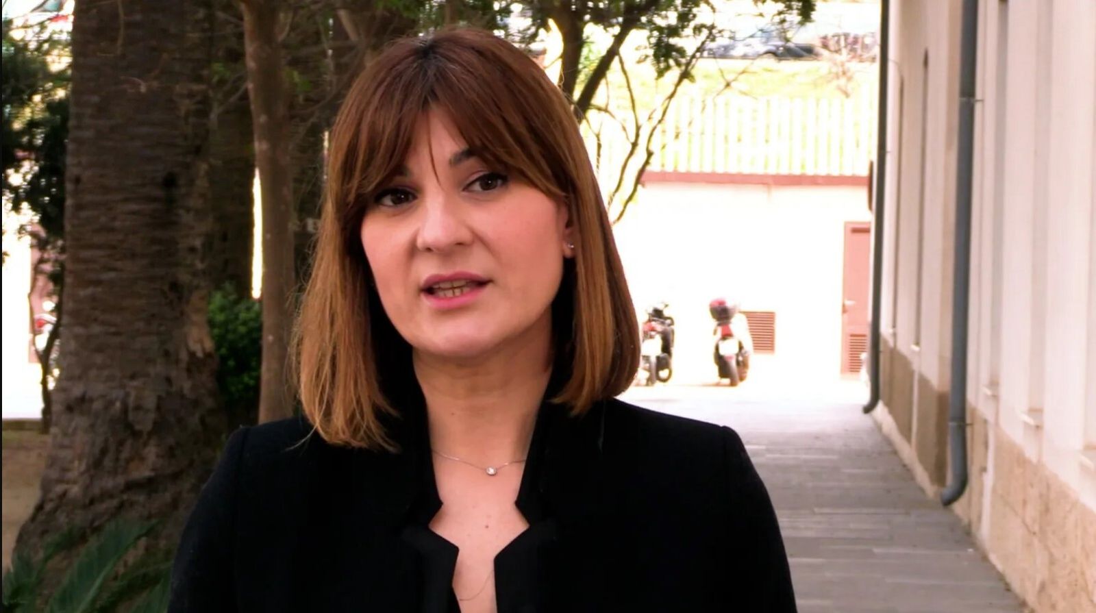 Adelaida Álvarez en el programa divulgativo "3, 2, 1: UGR Responde".