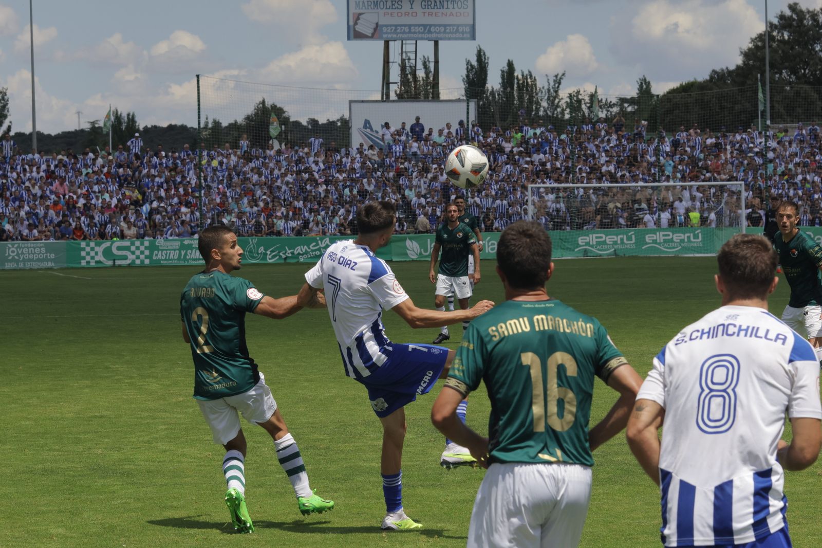 Imágenes del partido entre el Cacereño y el Recreativo de Huelva