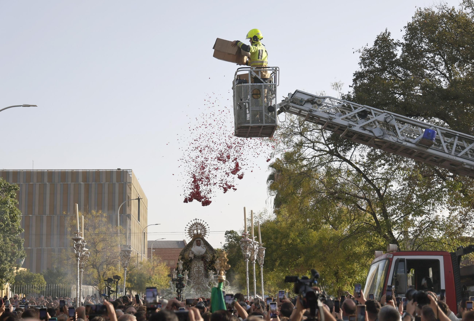 Las Tres Mil se empapa de Esperanza