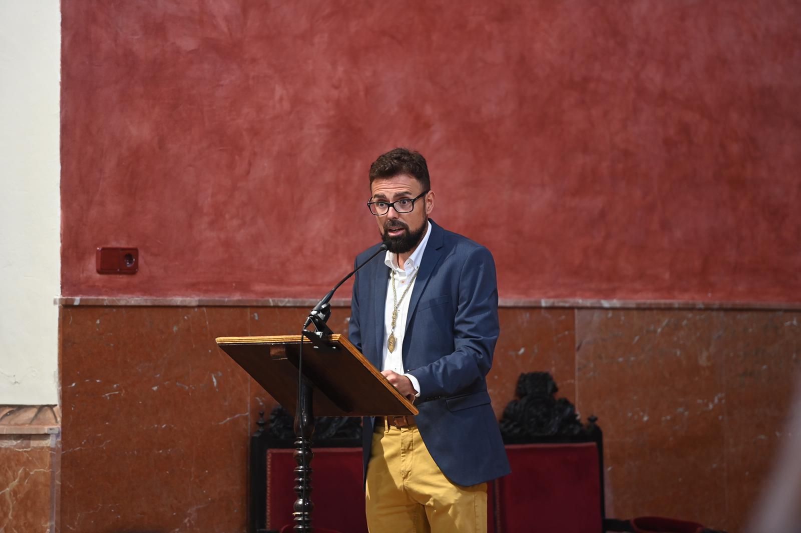 La ofrenda floral del Málaga CF a la Divina Pastora, en fotos