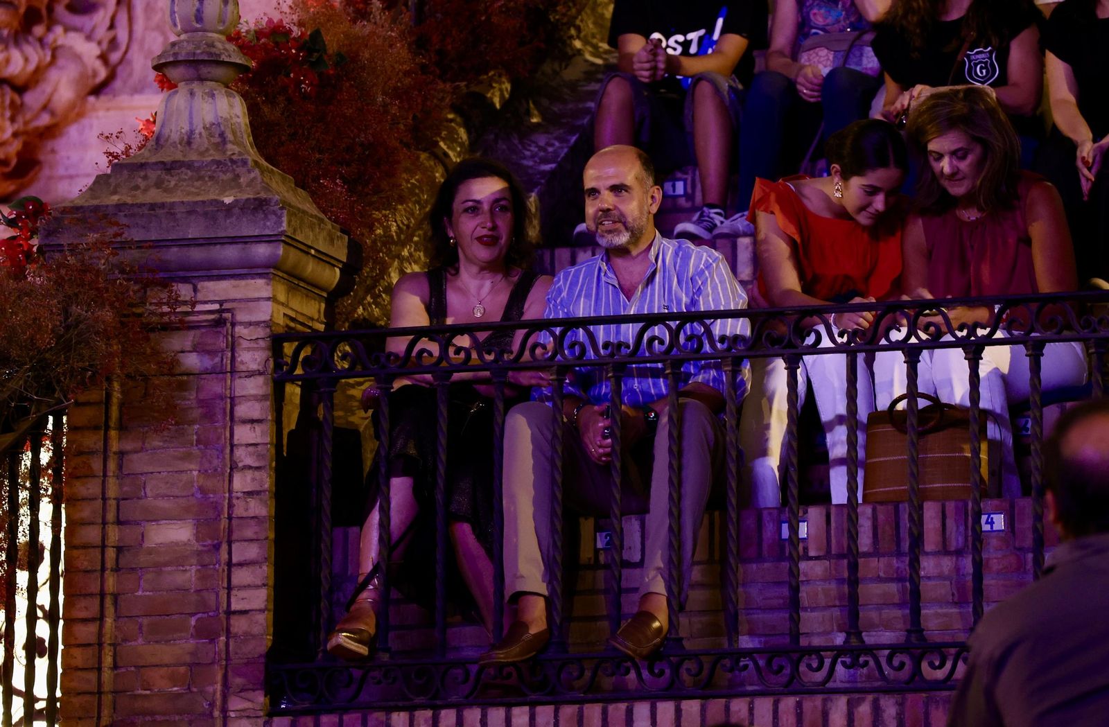 Búscate en el concierto de Hombres G