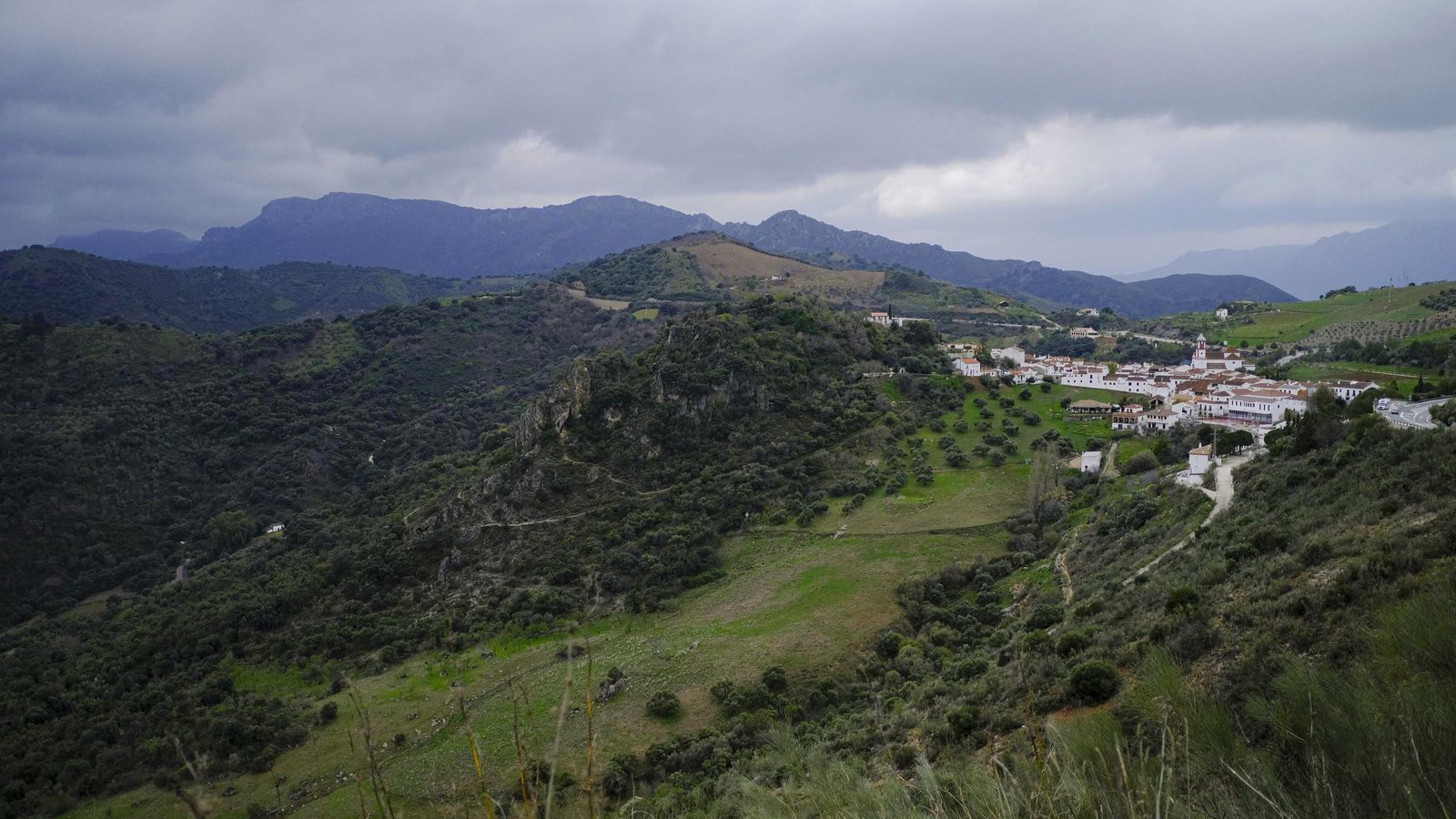Vistas del pueblo de Atajate en Málaga.