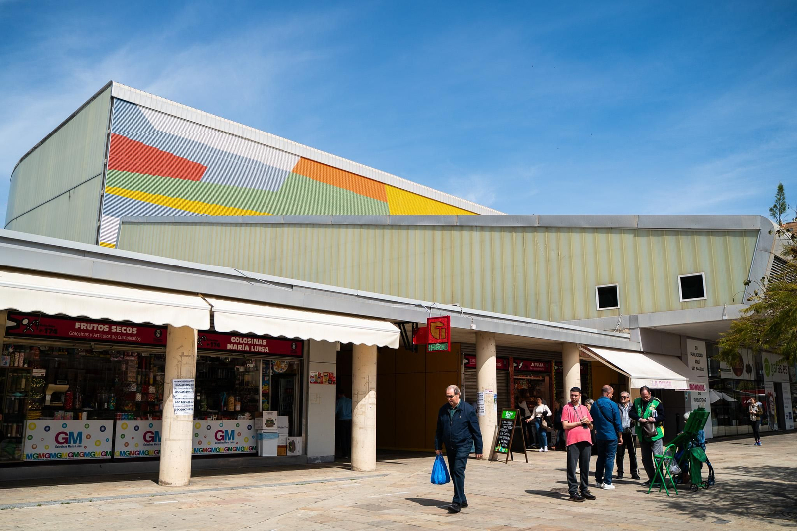 Imágenes del ambiente en el Mercado del Carmen en la mañana del martes