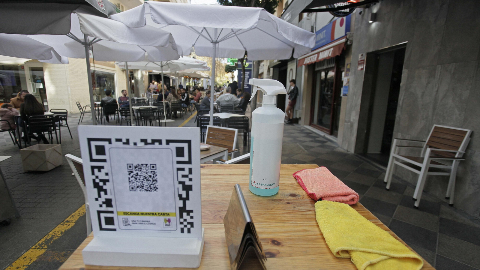 Ambiente en los bares y restaurantes de Algeciras en el fin de semana