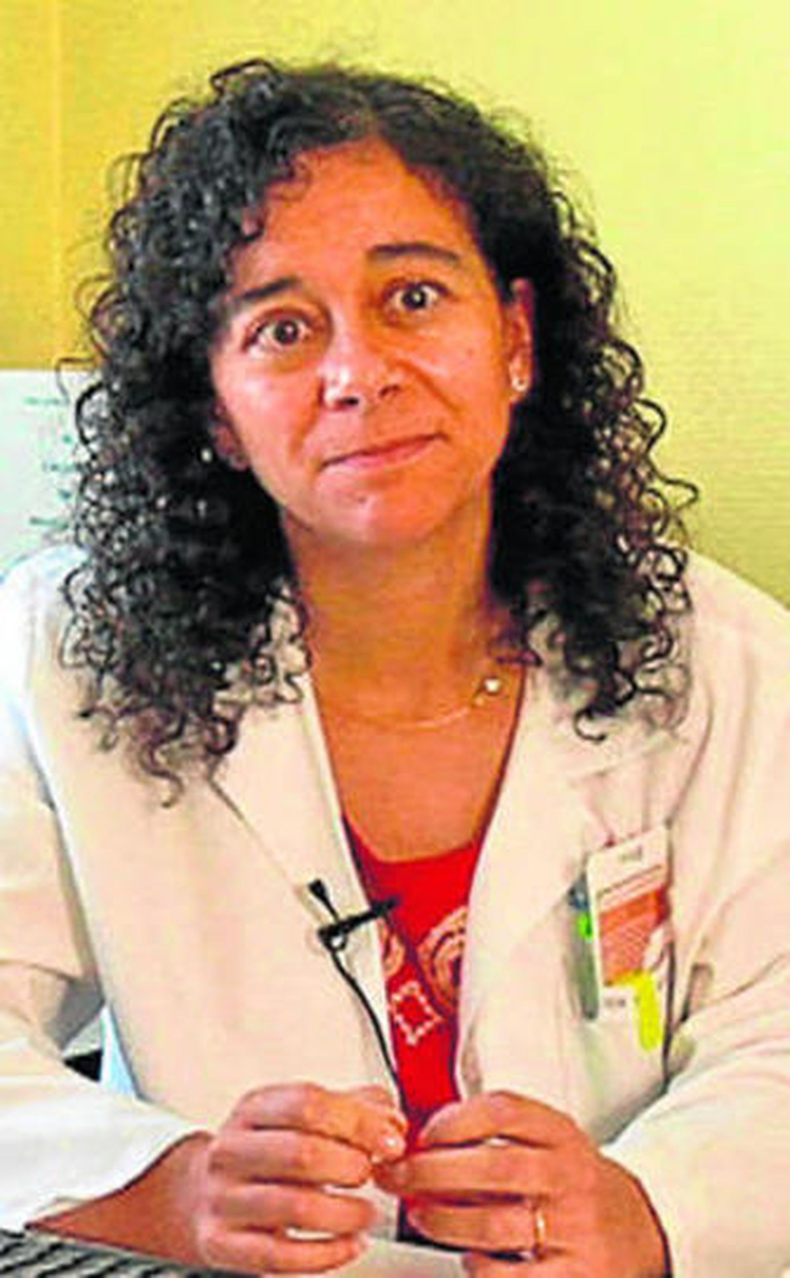 Ángela Hernández.