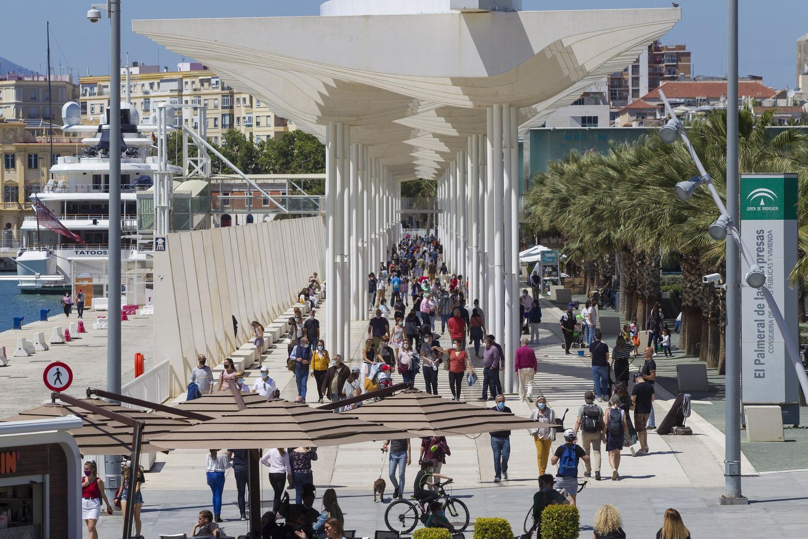 Fotos del primer domingo en las playas de Málaga tras la apertura de la movilidad