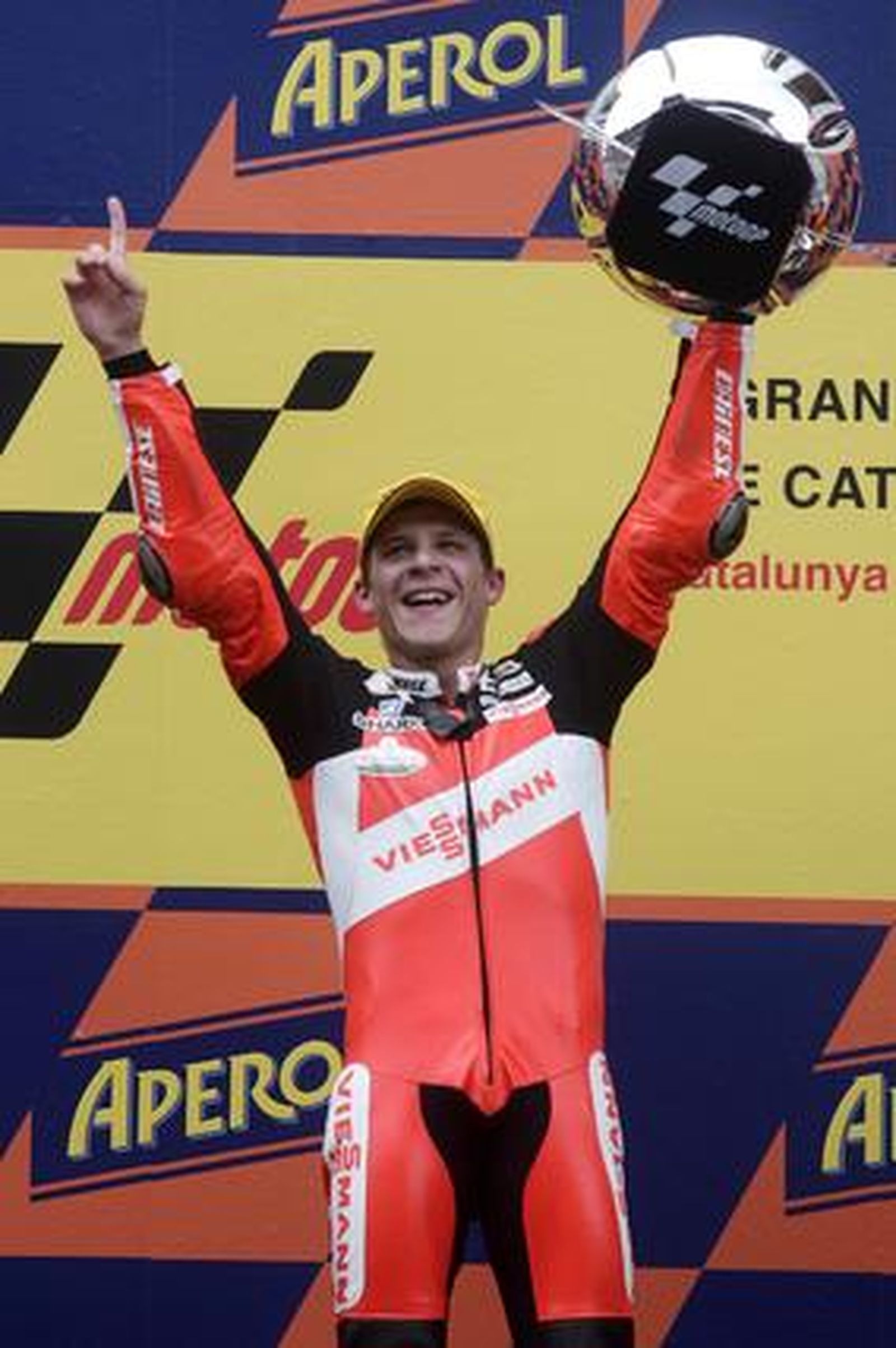 Bradl aumenta su tiranía en Moto2. / Reuters