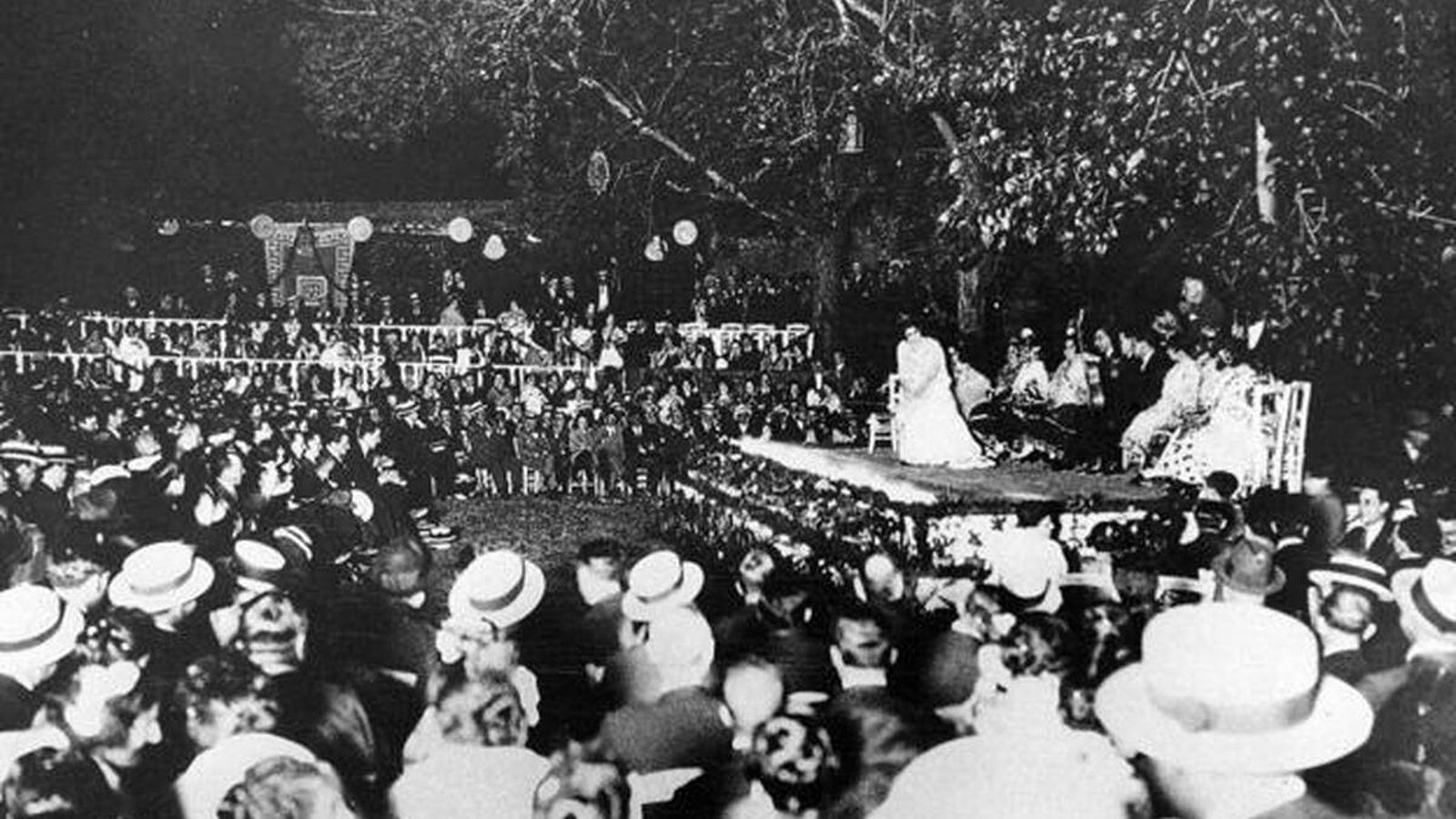 Foto de la celebración del Concurso de Cante Jondo tomada por Torres Molina en 1922.