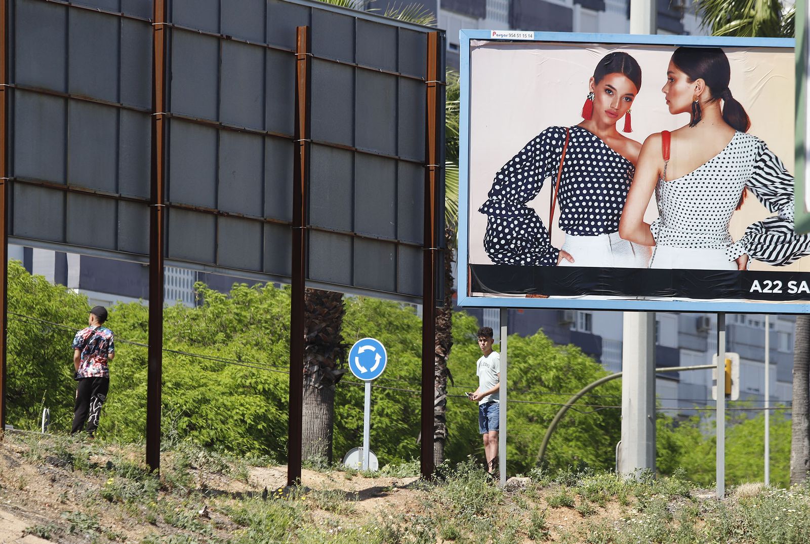 Incendio en las casas abandonadas de la calle Valverde del Camino en Huelva