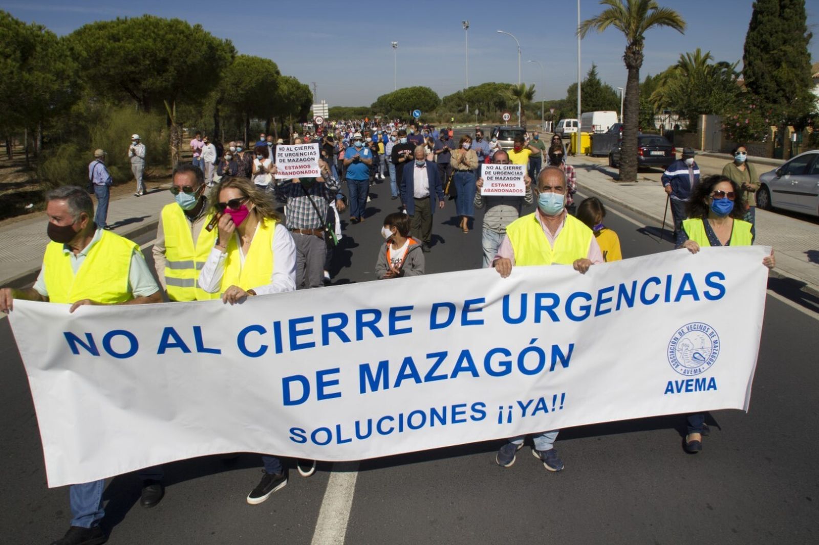 Manifestación contra el cierre de Urgencias en Mazagón.