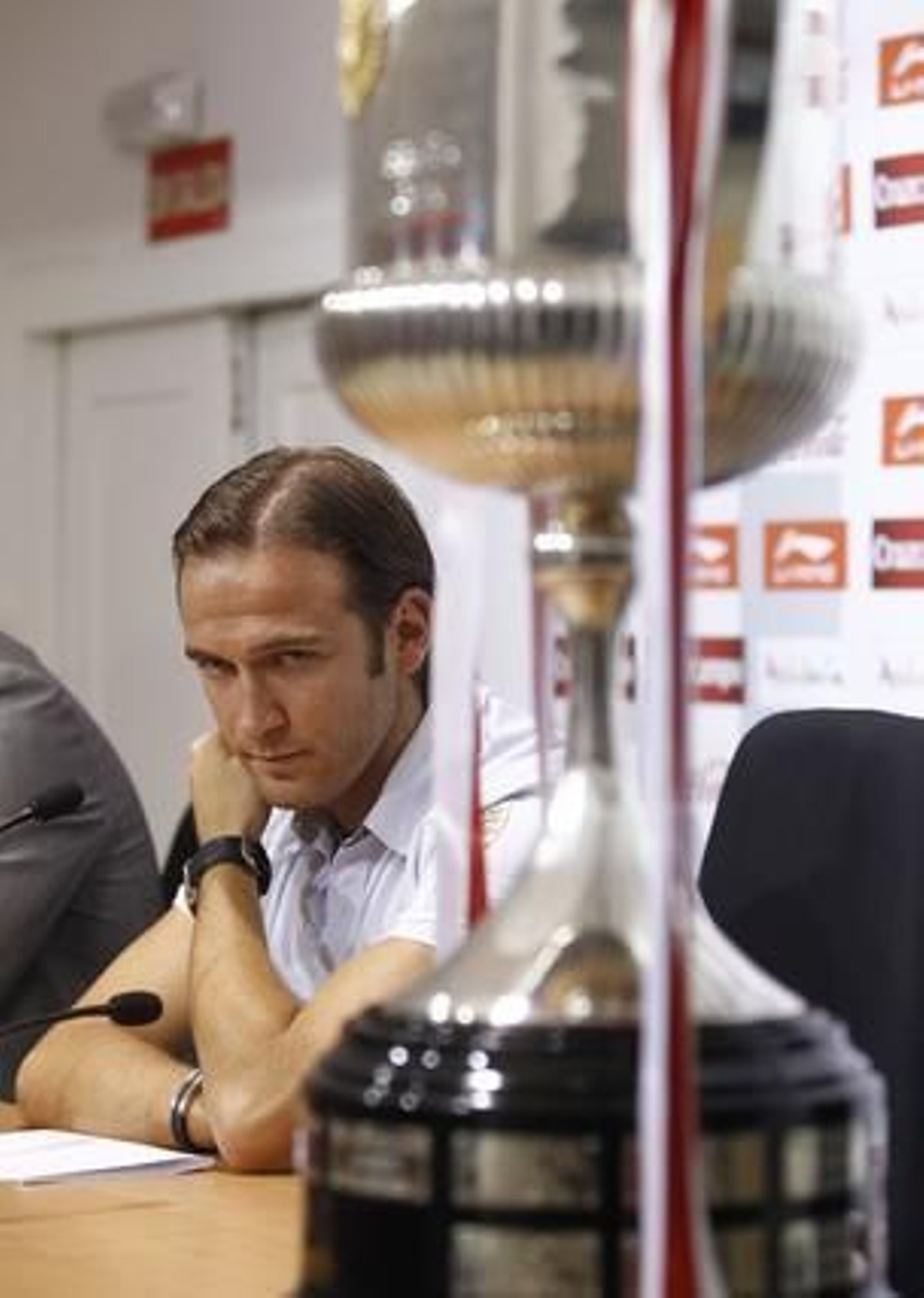 Diego Capel se despide de la afición en rueda de prensa.  Foto: Antonio Pizarro