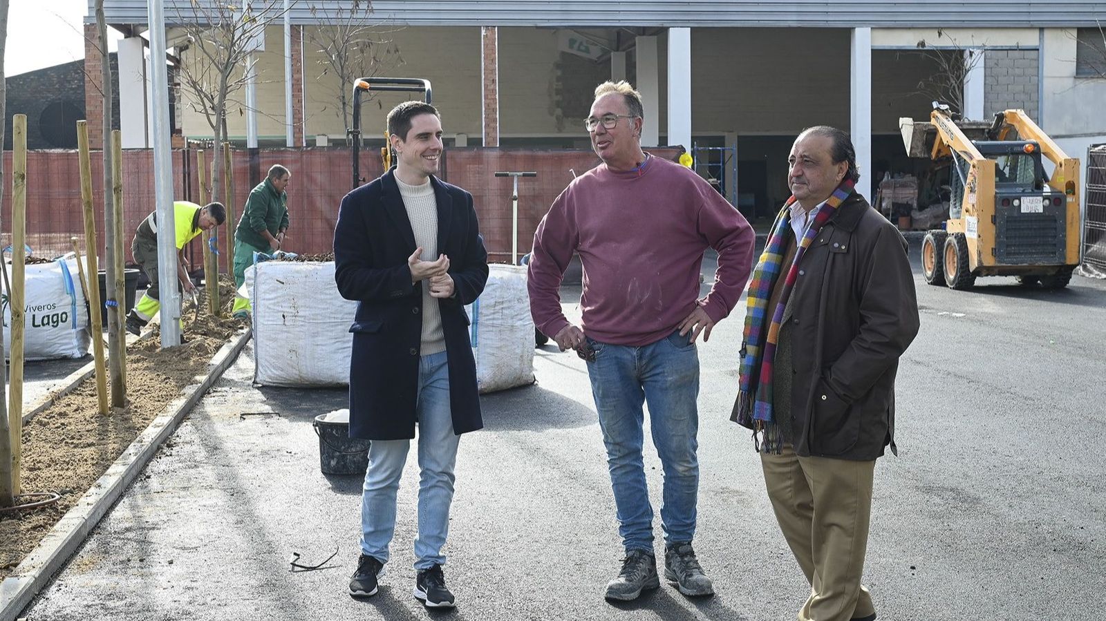 Los delegados municipales, durante la visita a las obras al nuevo aparcamiento de Ronda del Caracol.
