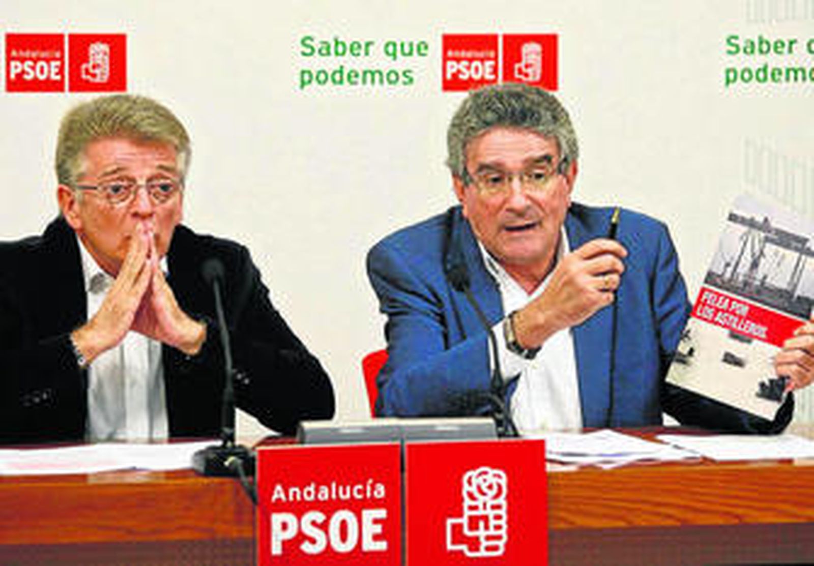 González Cabaña y Pizarro, ayer, en la sede gaditana del PSOE.