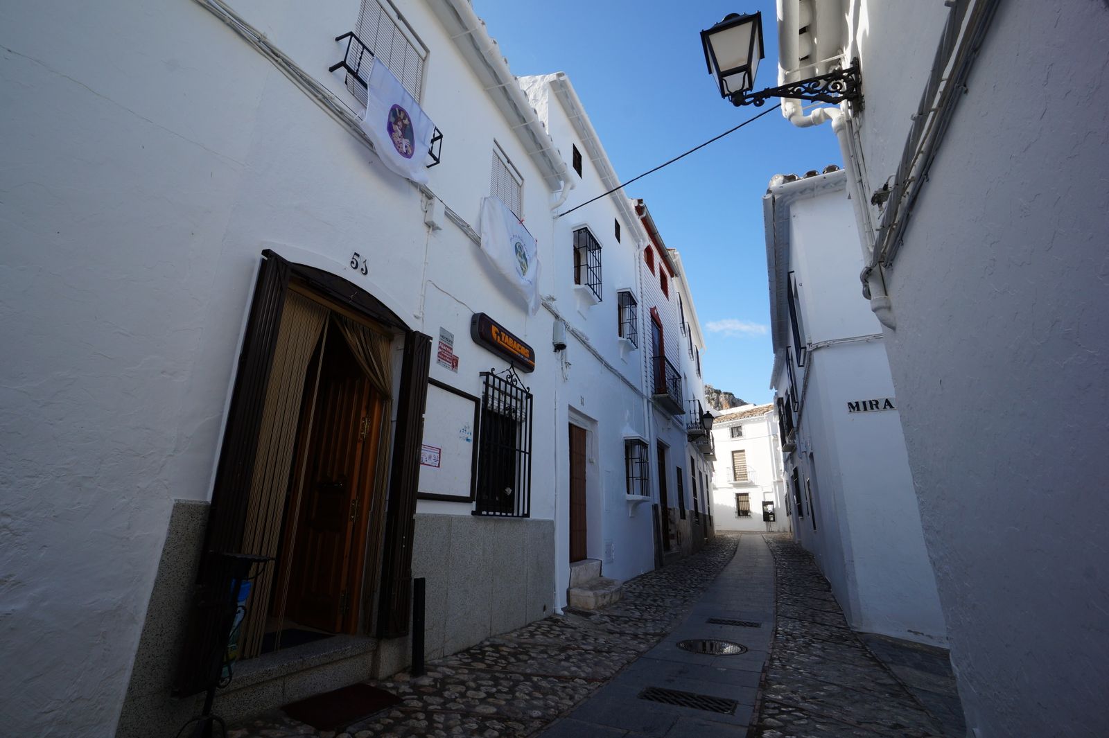 Las fotografías de un paseo por Zuheros, el municipio de Córdoba que resiste libre de covid
