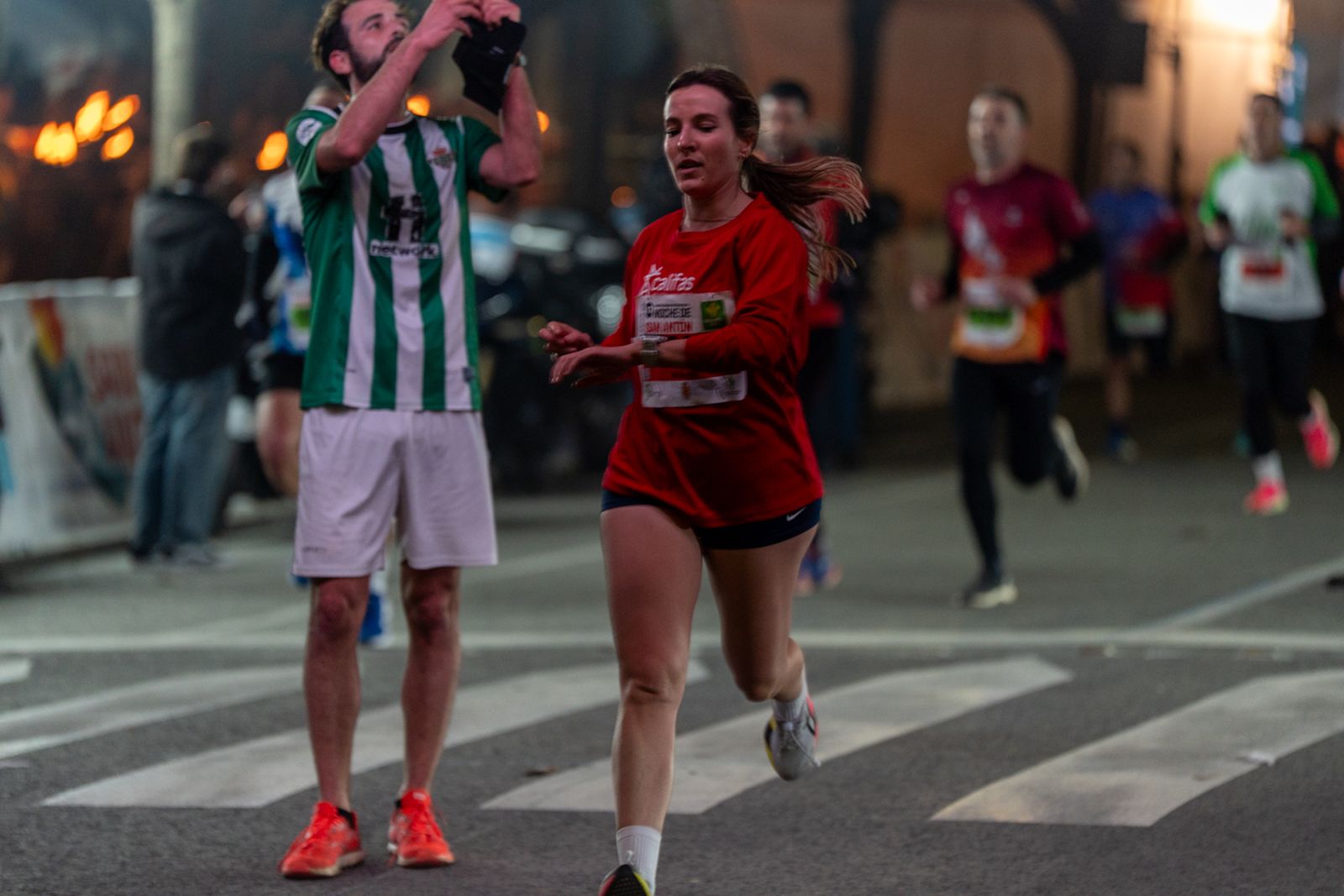 En imágenes: búscate en tu llegada a meta de la Carrera de San Antón 2026 (5)