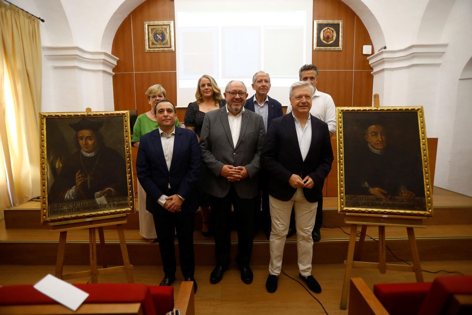Las autoridades responsables del proyecto en la presentación de la restauración de los retratos