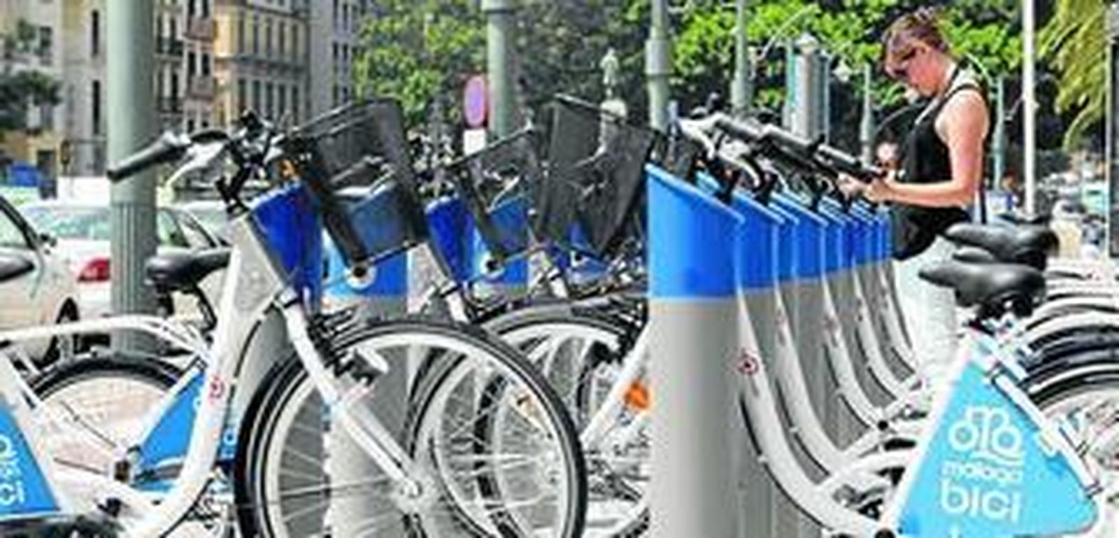 Bicicletas de la estación instalada en la Plaza de la Marina.