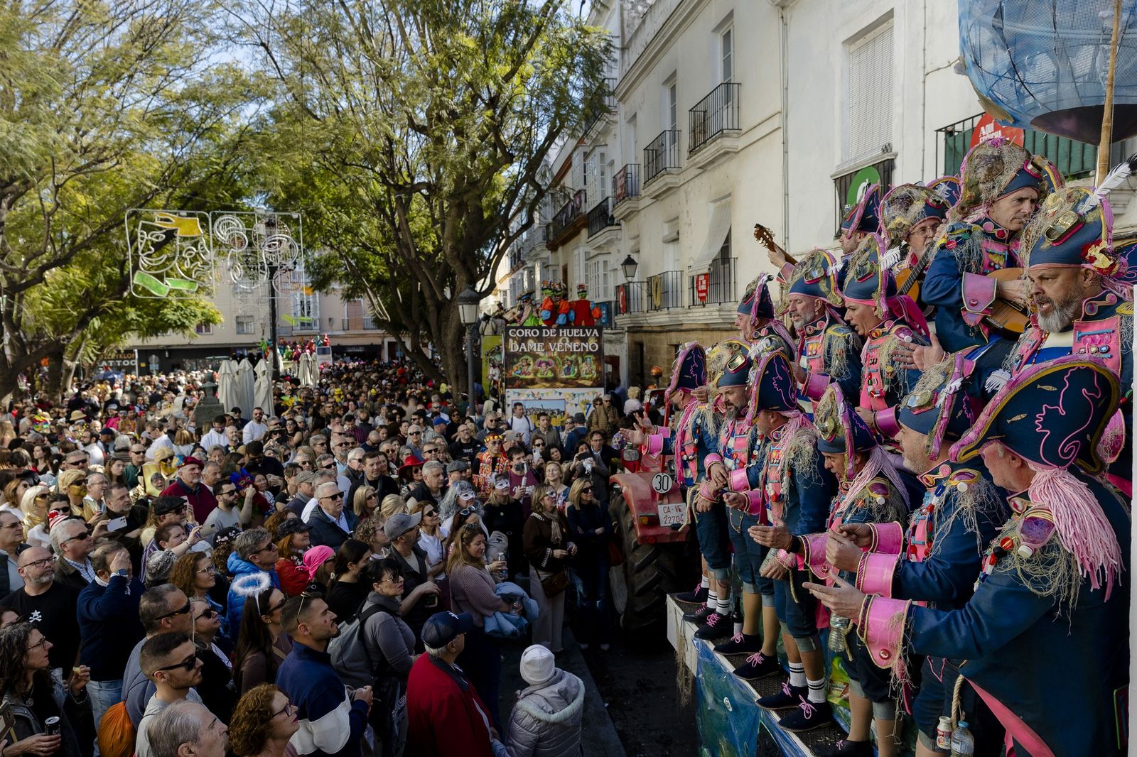 Las imágenes del segundo sábado de Carnaval de Cádiz 2026: Carruseles de coros