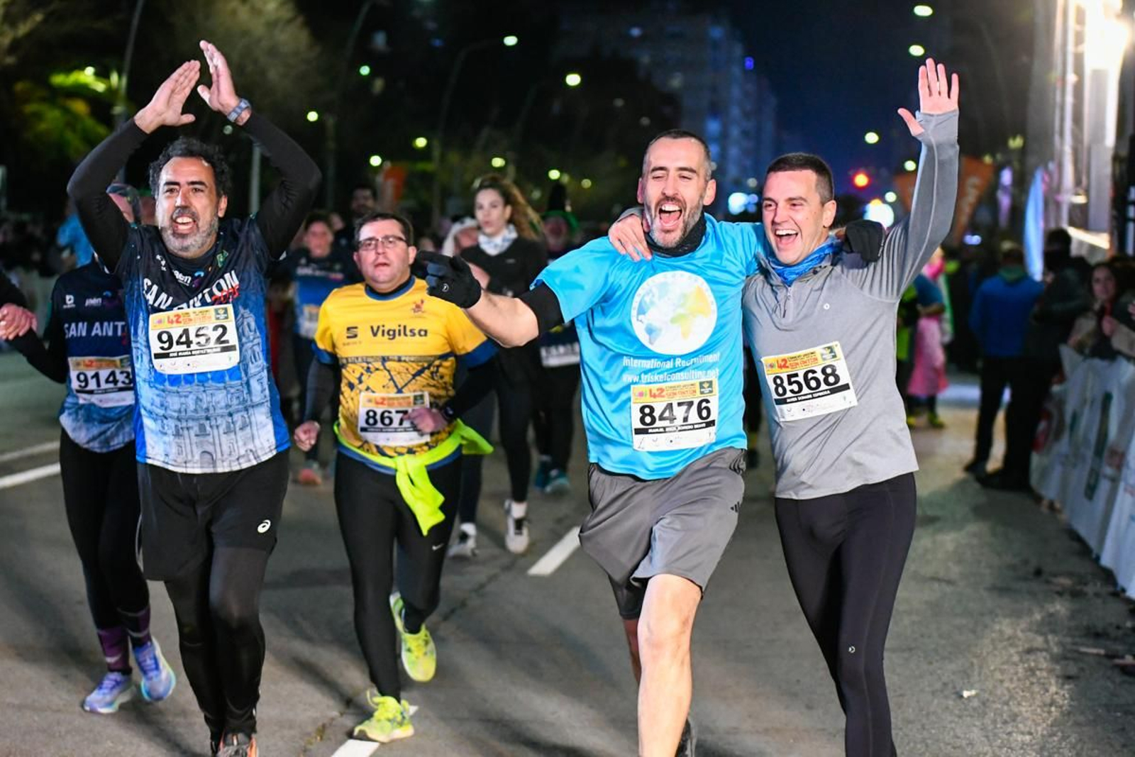 En imágenes: búscate en tu llegada a meta de la Carrera de San Antón 2025 (12)