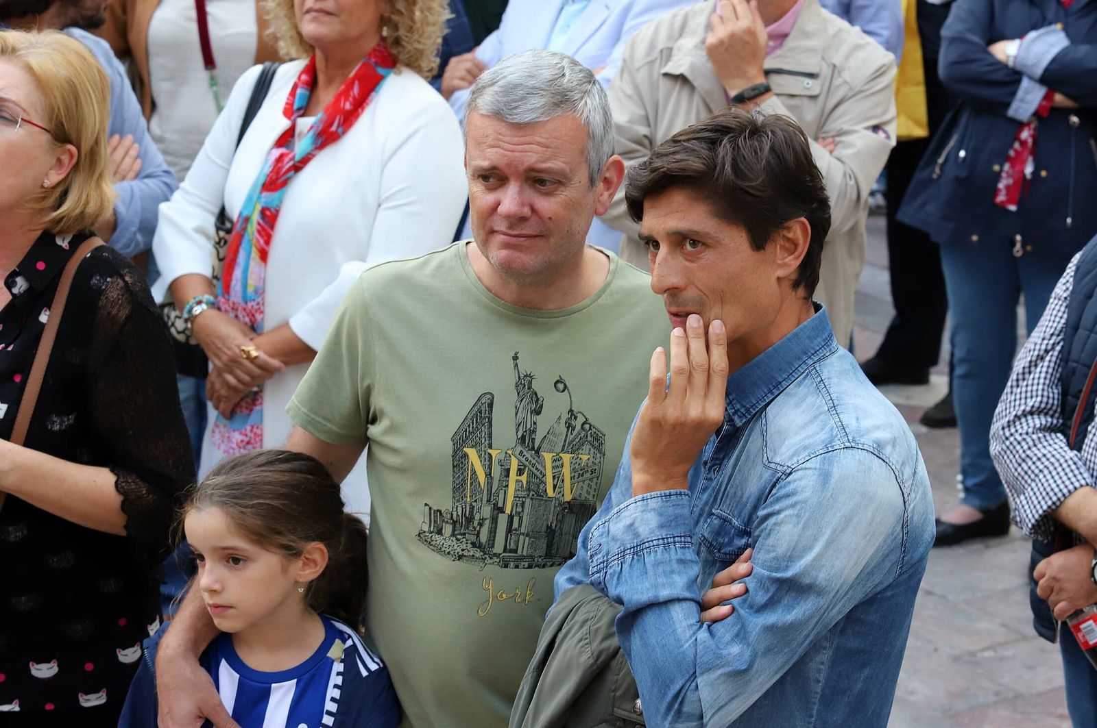 Imágenes de la concentración en defensa de la llegada del AVE a Huelva